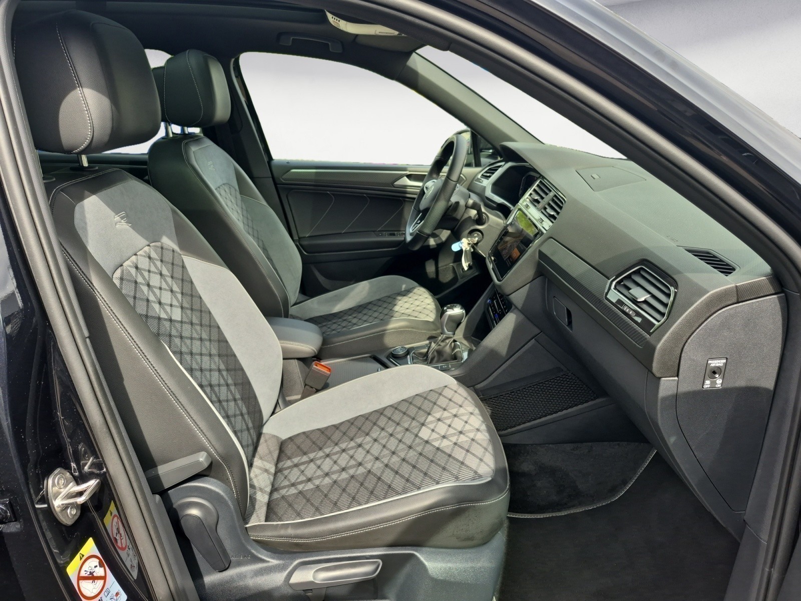 Volkswagen - Tiguan Allspace 2.0 TDI SCR 4Motion DSG R-Line