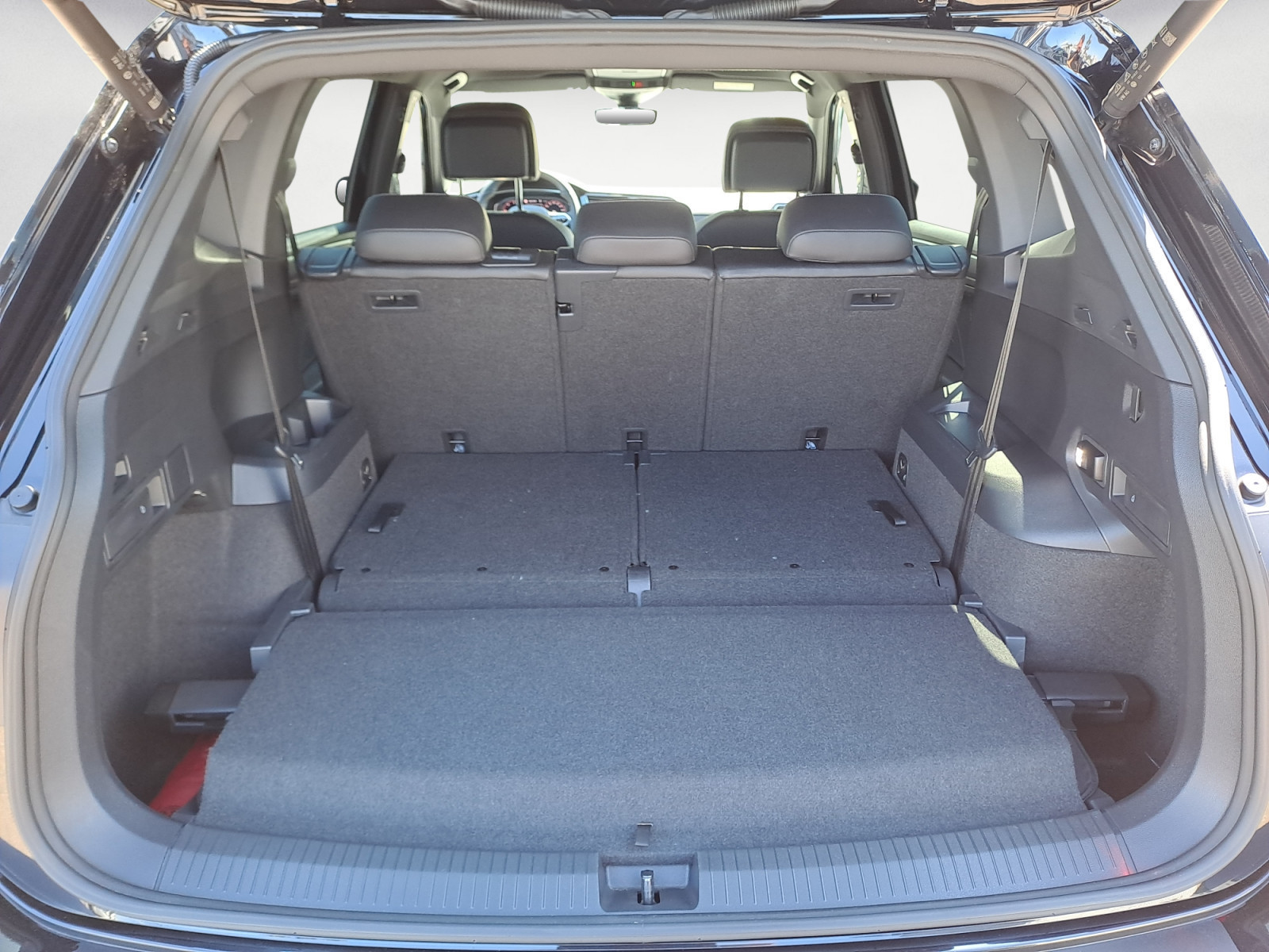 Volkswagen - Tiguan Allspace 2.0 TDI 4Motion DSG R-Line