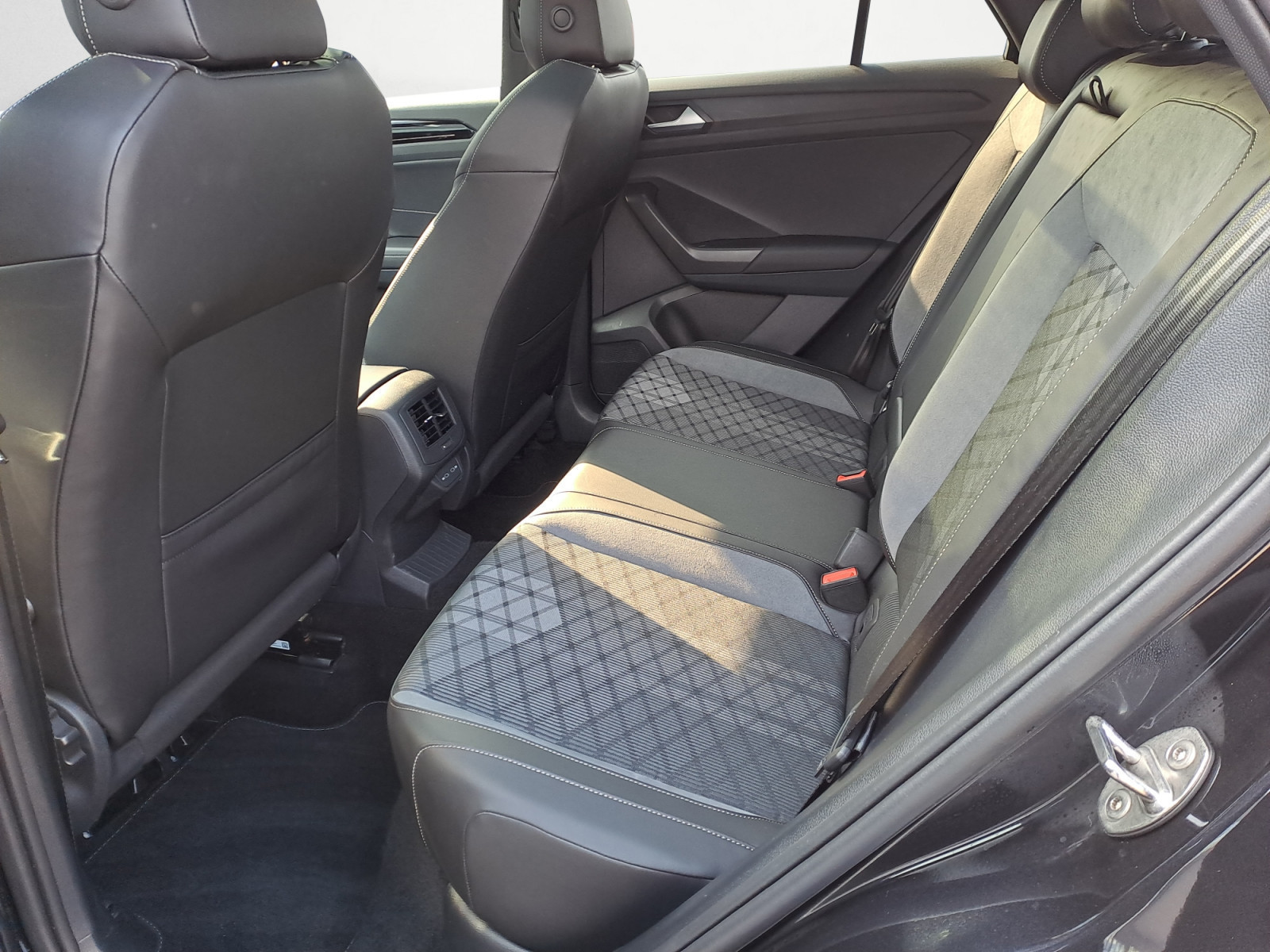 Volkswagen - T-Roc
