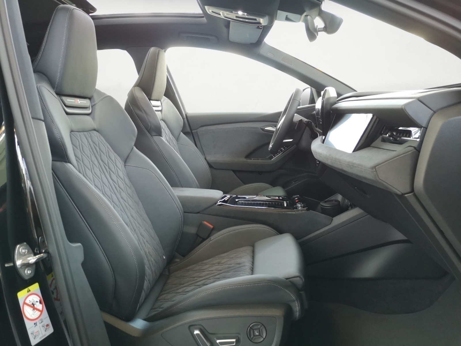 Audi - Q6 SUV e-tron quattro