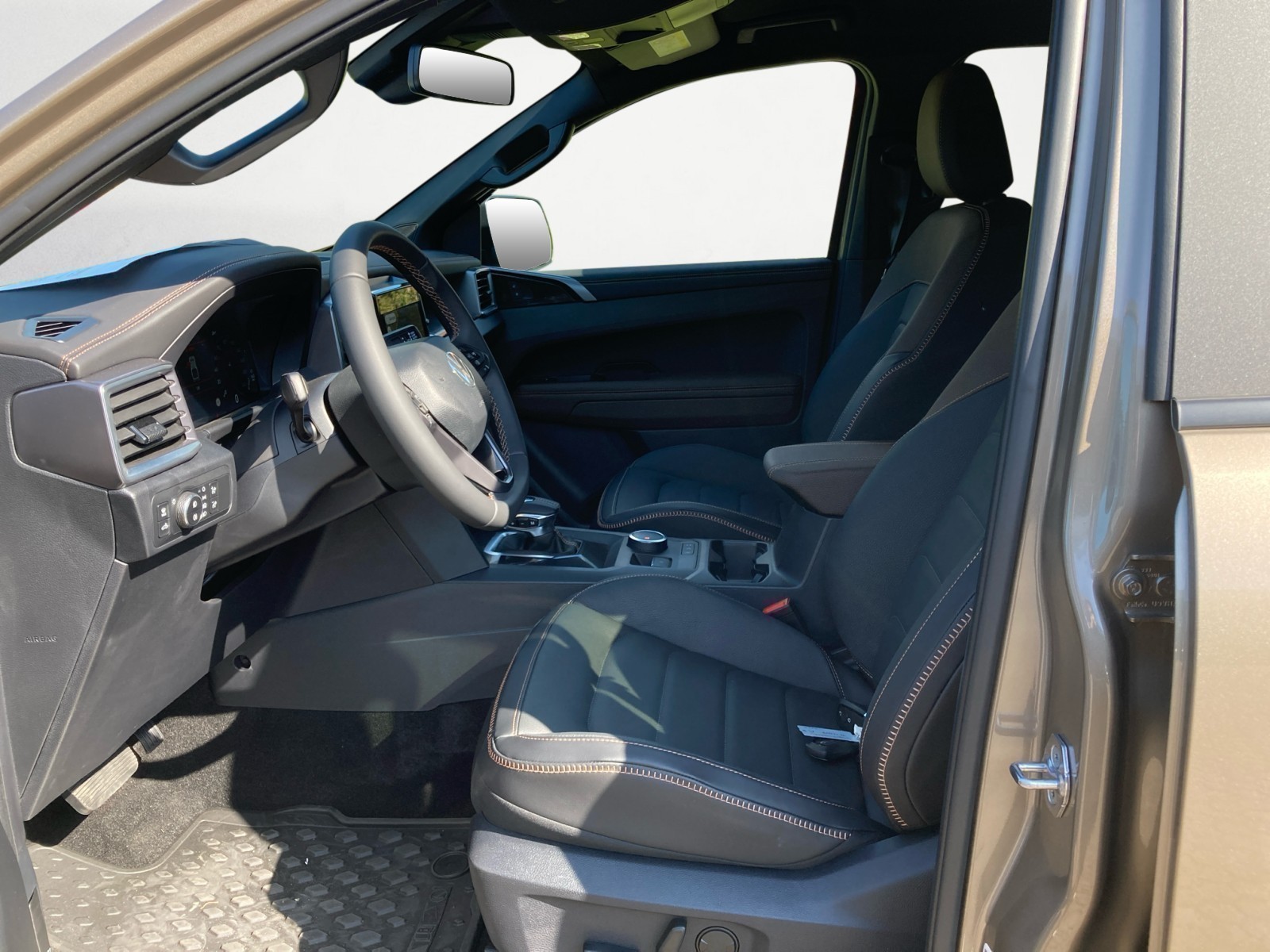 Volkswagen - NFZ Amarok PanAmericana DC Motor: 3.0 TDI Getriebe: 10-Gang Automatik 4MOTION erweitert zuschaltbar Radstand: 327 ,