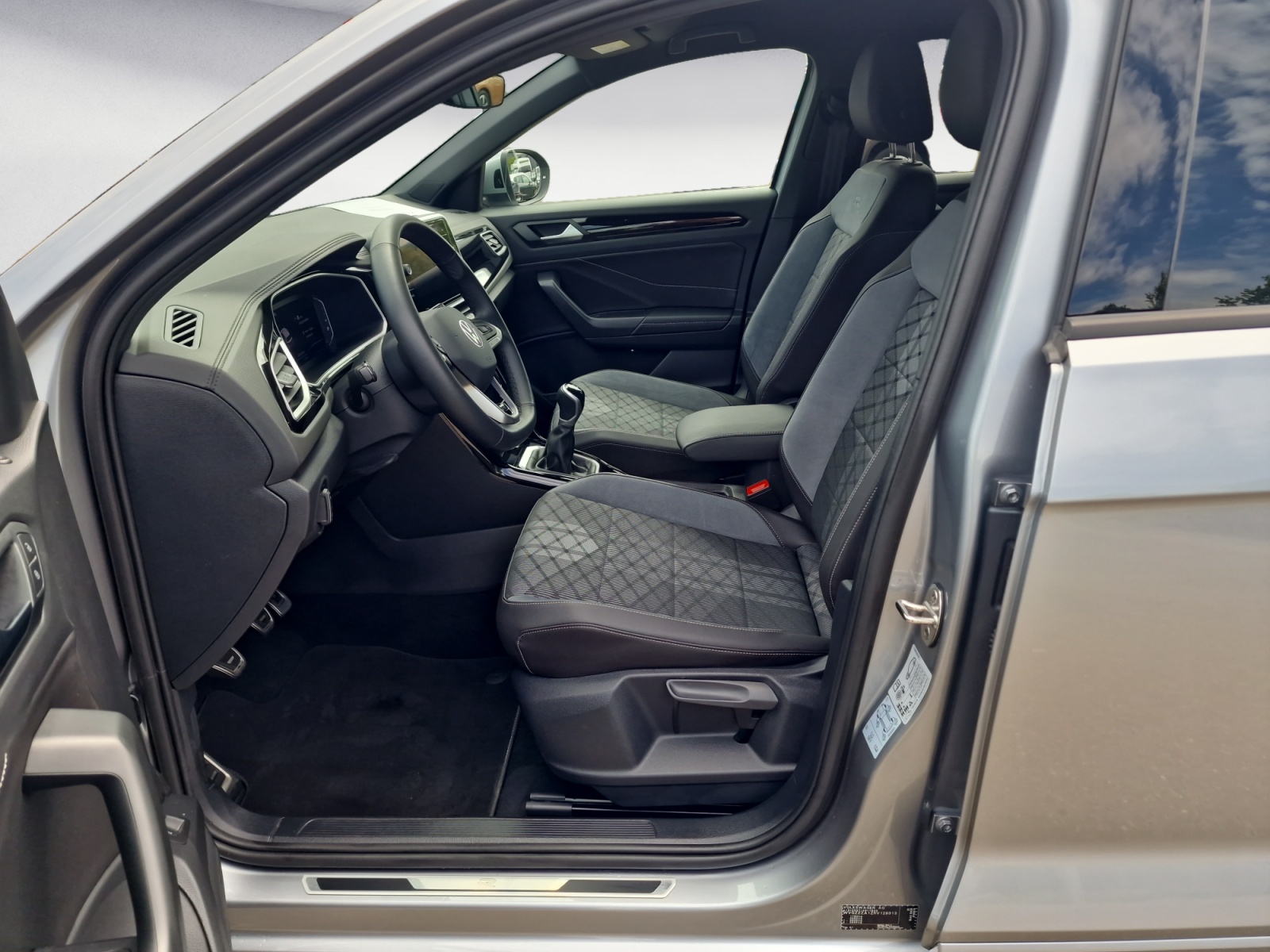 Volkswagen - T-Roc 1.0 TSI OPF R-Line