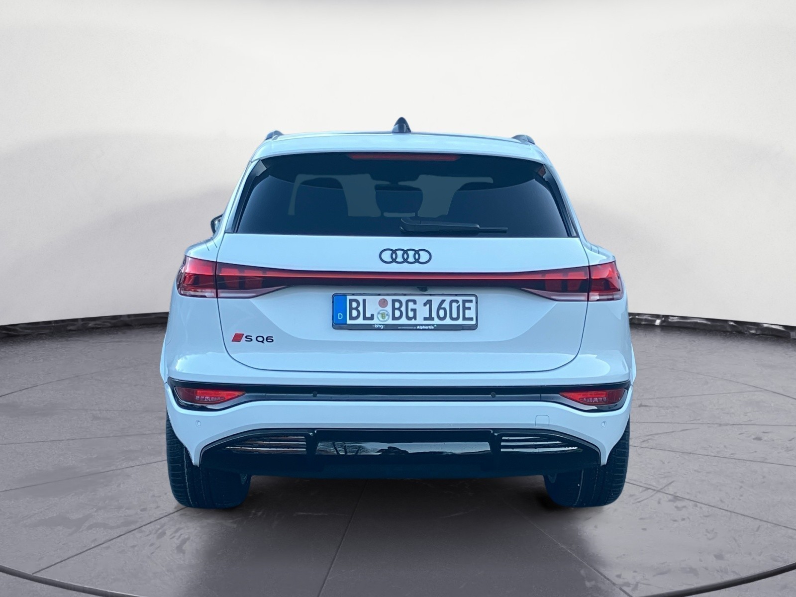 Audi - SQ6 SUV e-tron 
