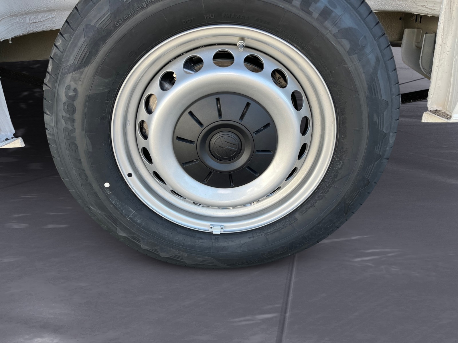 Volkswagen - Crafter 35 Kasten 2,0 l Frontantr ieb 6-Gang Radst. 3640 mm