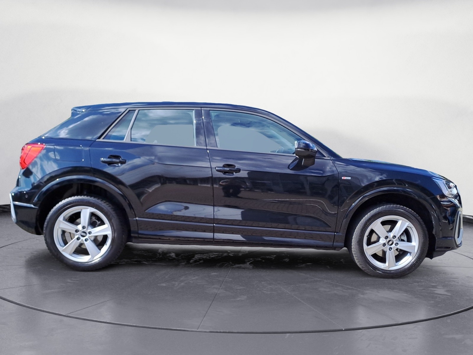 Audi - Q2 35 TFSI S tronic S line
