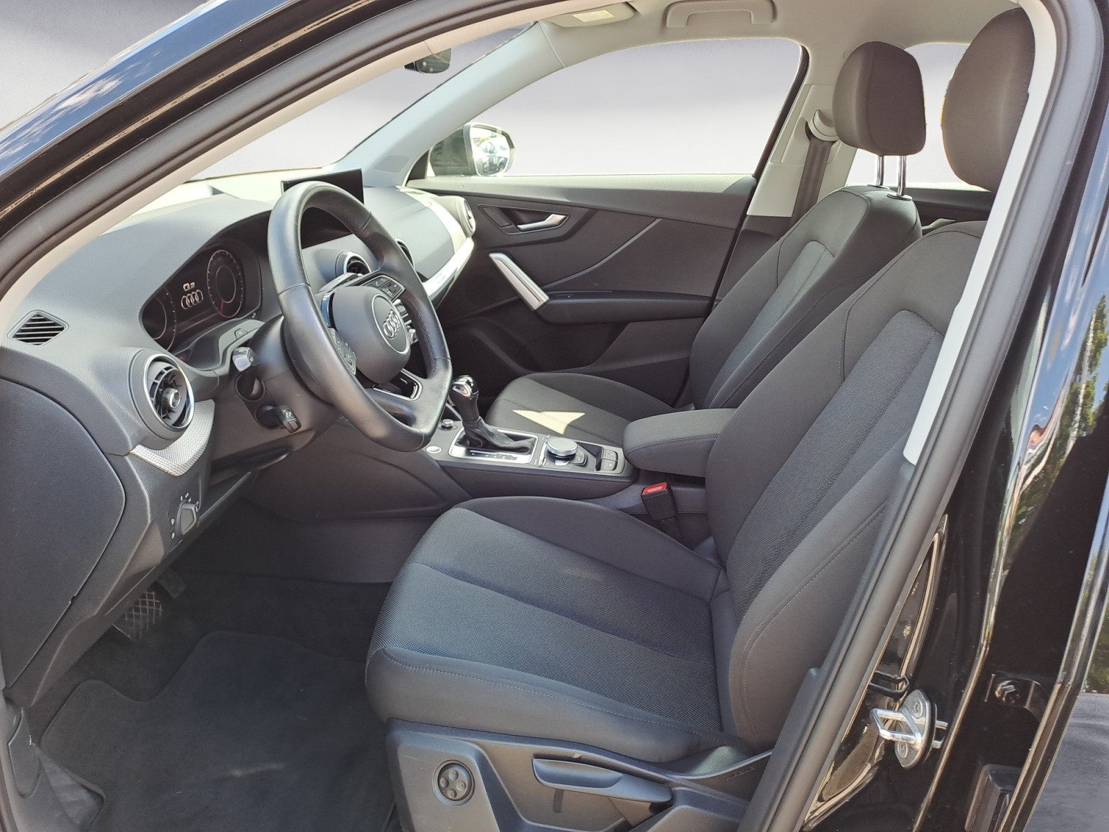 Audi - Q2 35 TFSI S tronic S line