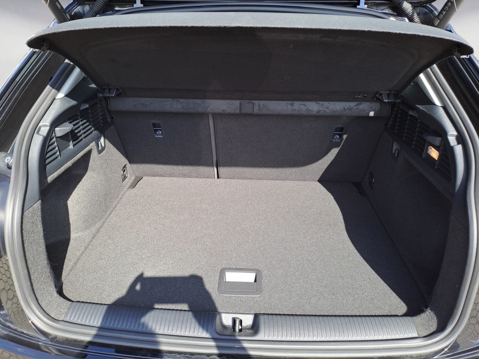 Audi - Q2 35 TFSI S tronic S line