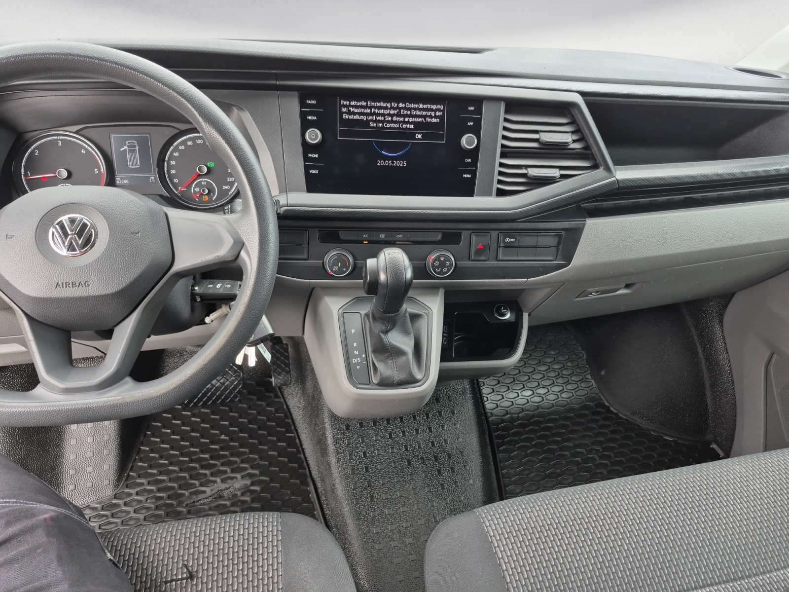 Volkswagen - Transporter T6 .1 Kasten 2,0 TDI DSG