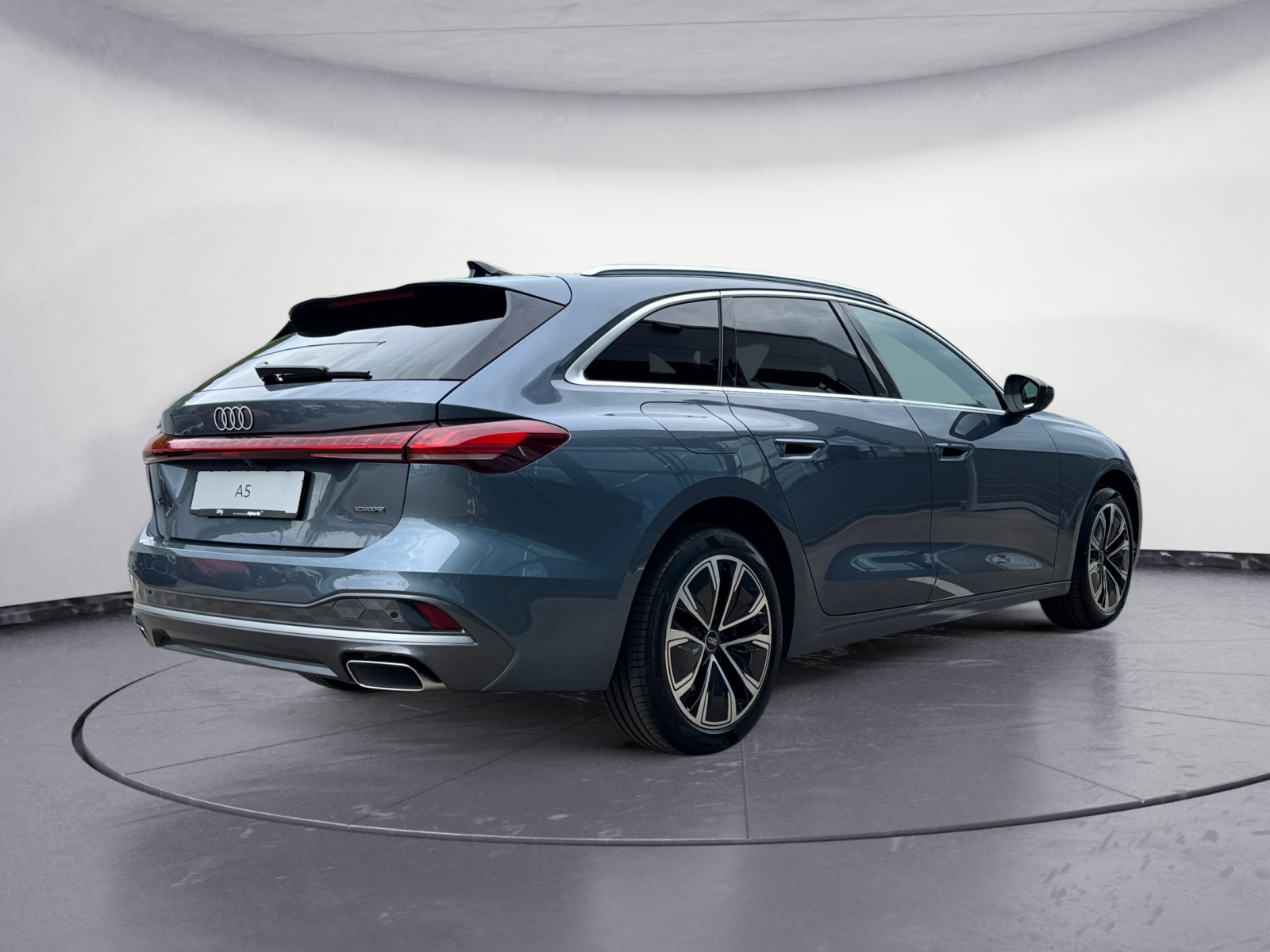 Audi - A5 Avant TFSI quattro S tron ic