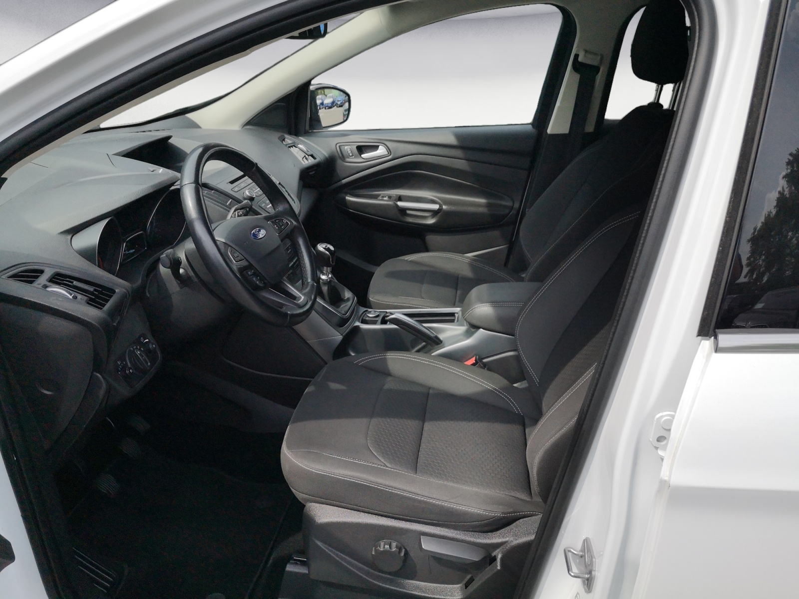 Ford - Kuga 1.5 EcoBoost 2x4 Trend