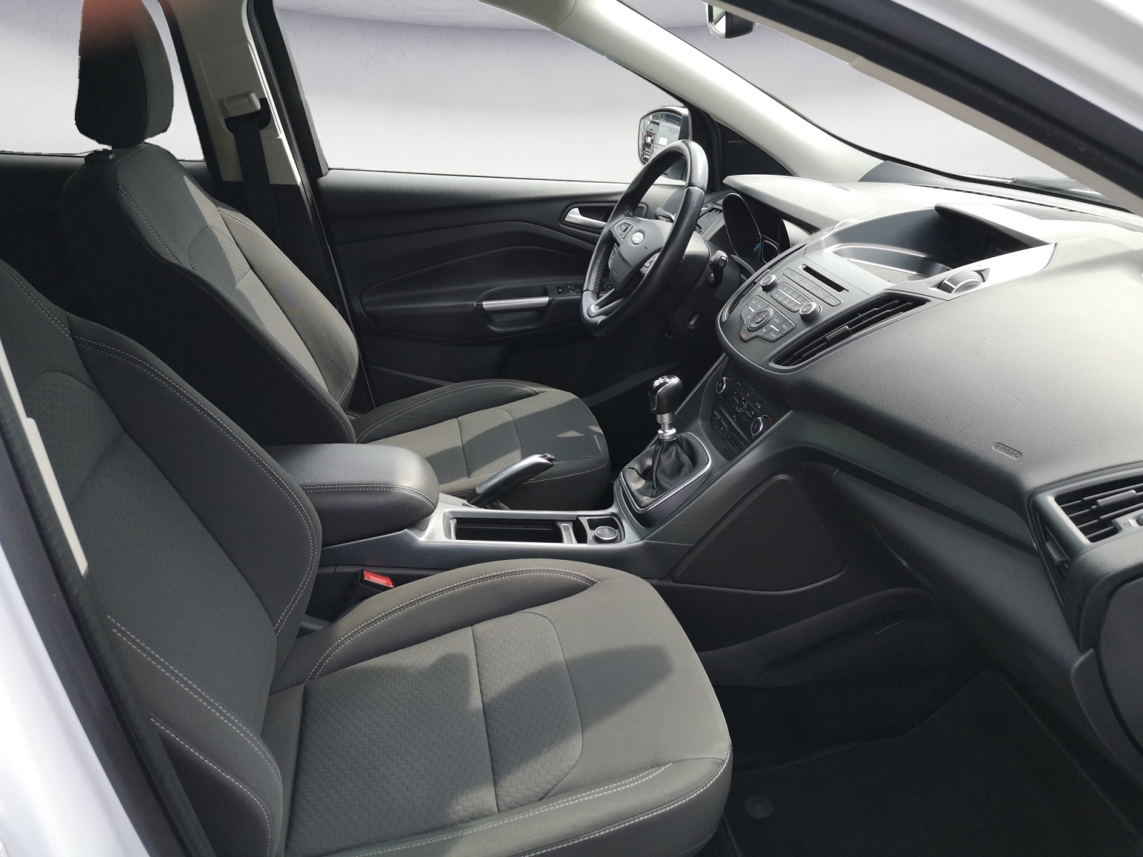 Ford - Kuga 1.5 EcoBoost 2x4 Trend