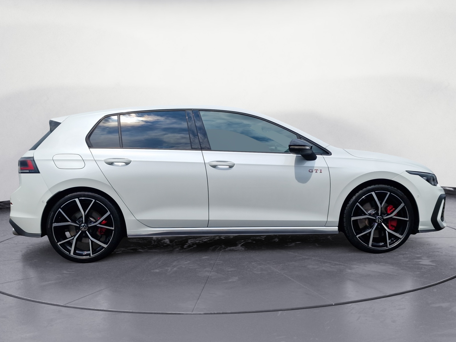 Volkswagen - Golf GTI