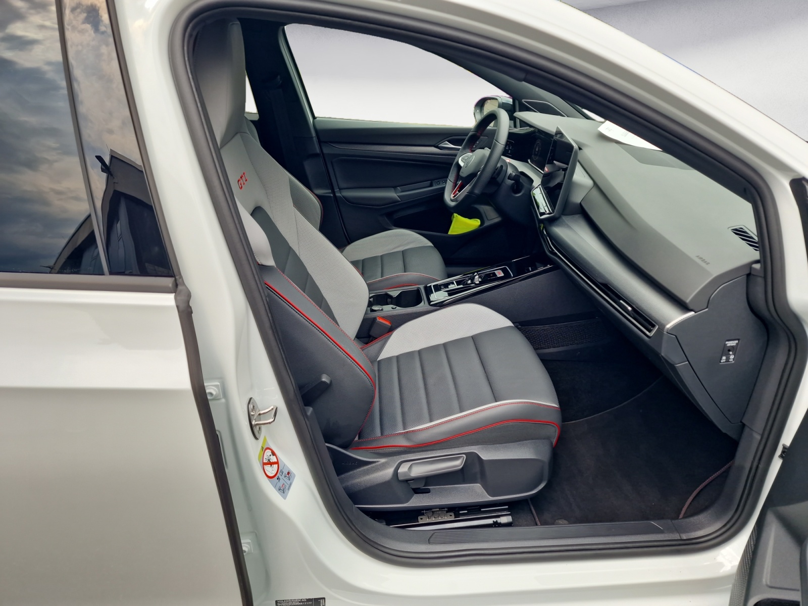 Volkswagen - Golf GTI