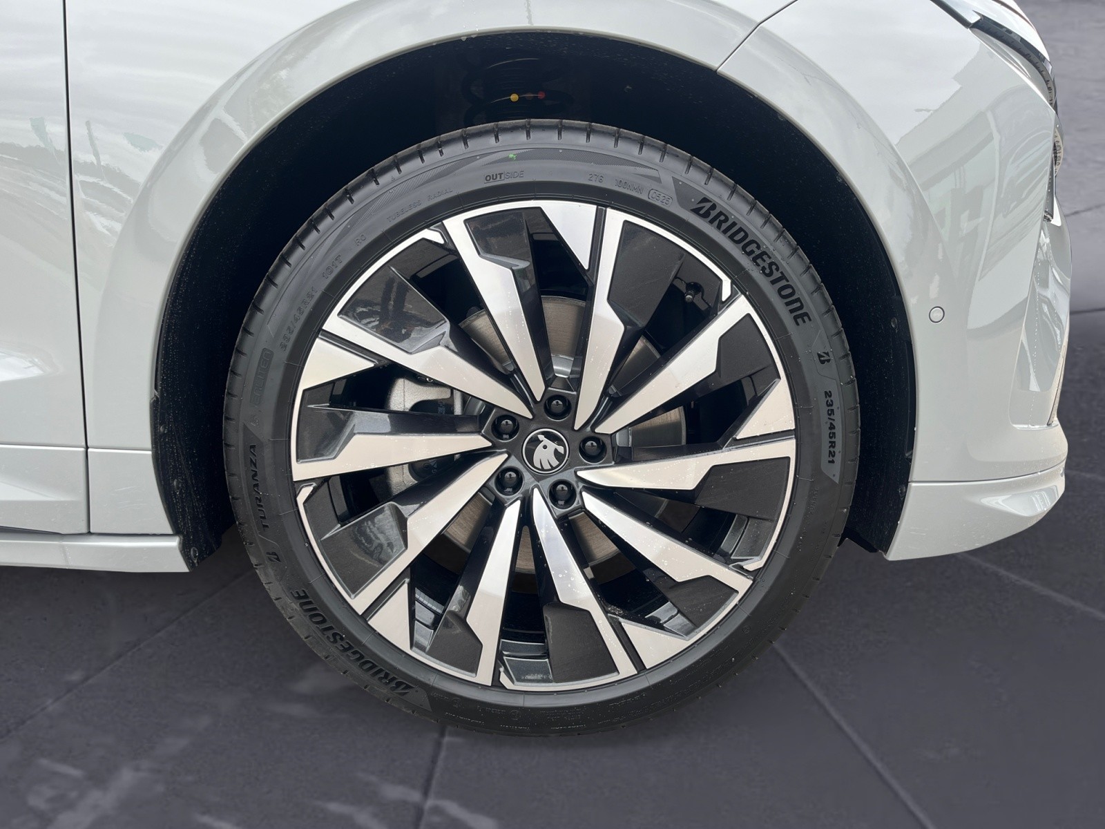 Skoda - Enyaq Coupe 85 Sportline h Batterie Elektromotor  1-Gang-Automatik