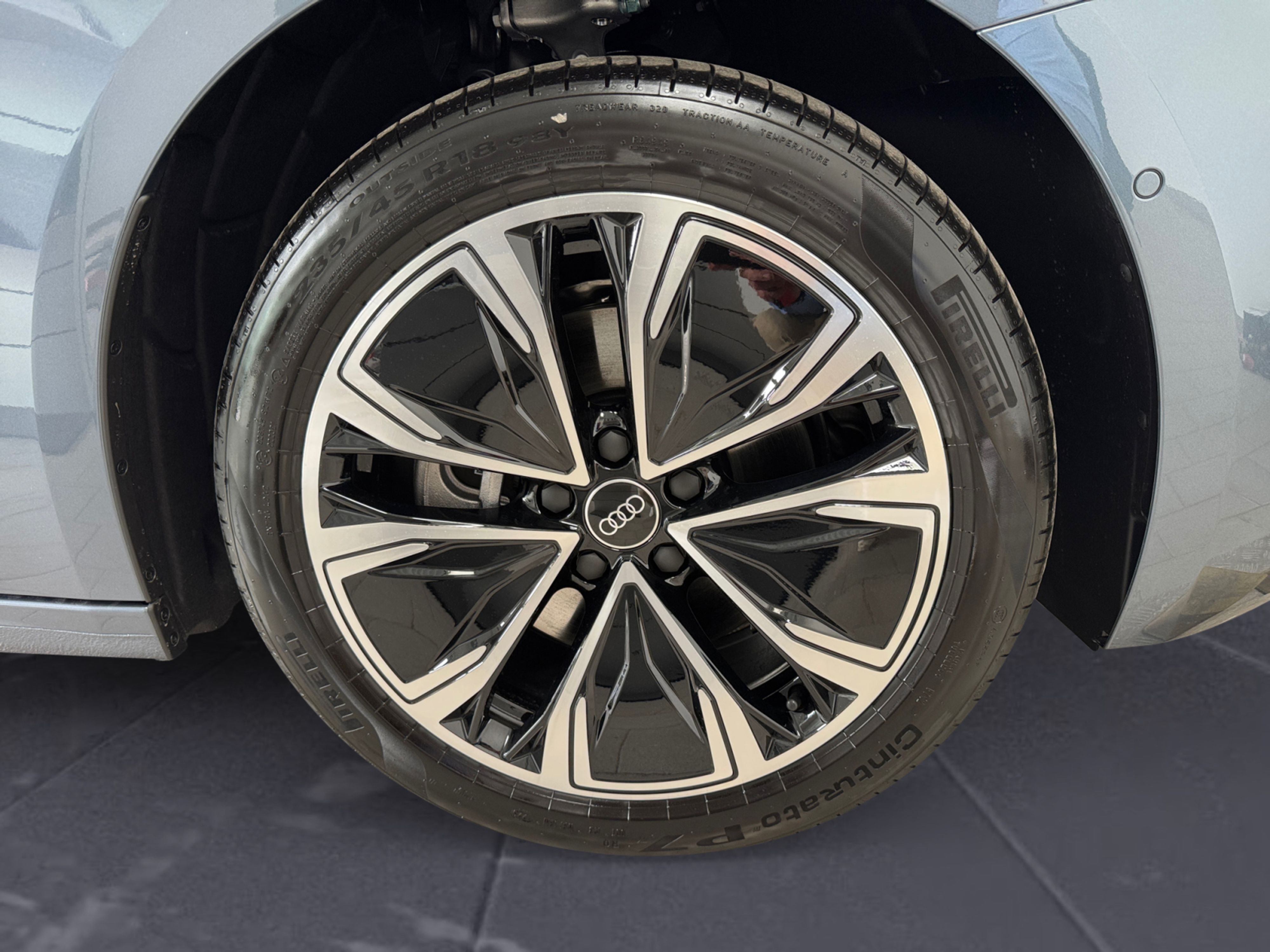 Audi - A5 Avant TFSI quattro S tron ic