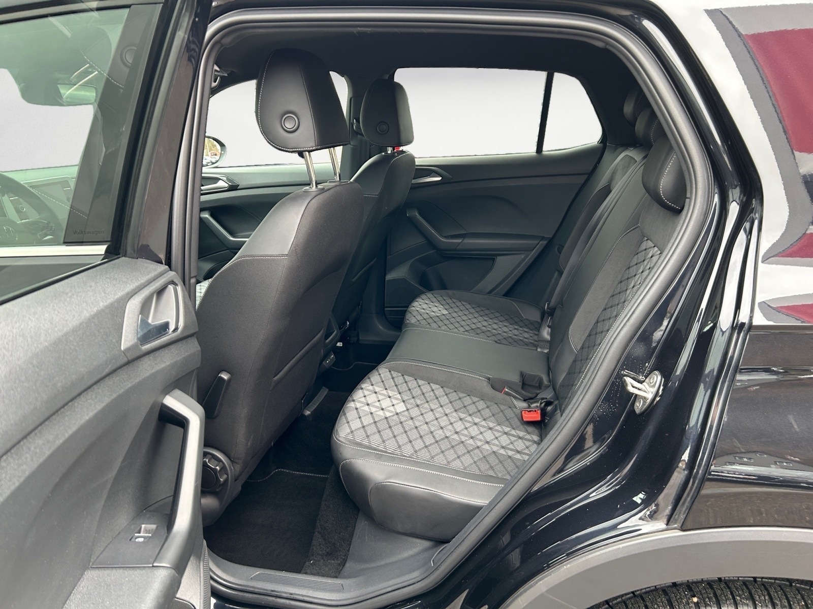 Volkswagen - T-Cross R-Line 1.5 l TSI ACT OPF
