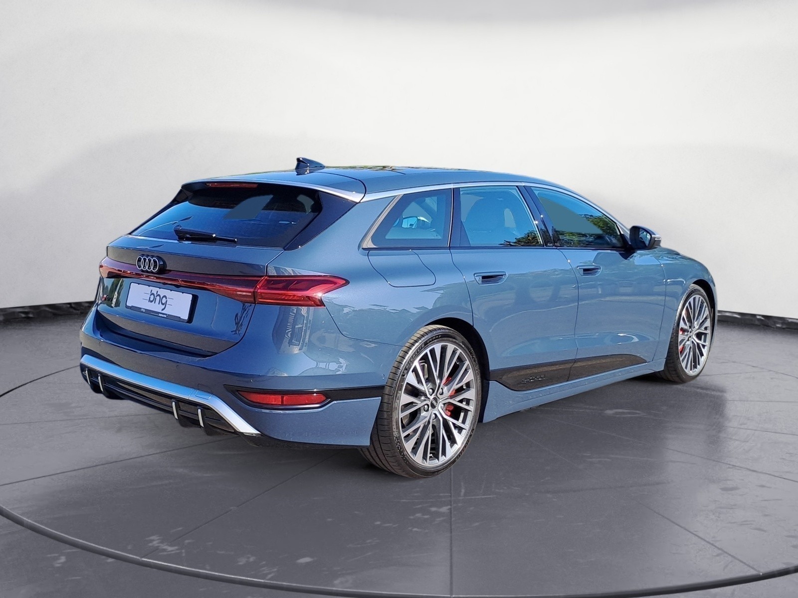 Audi - S6 Avant e-tron