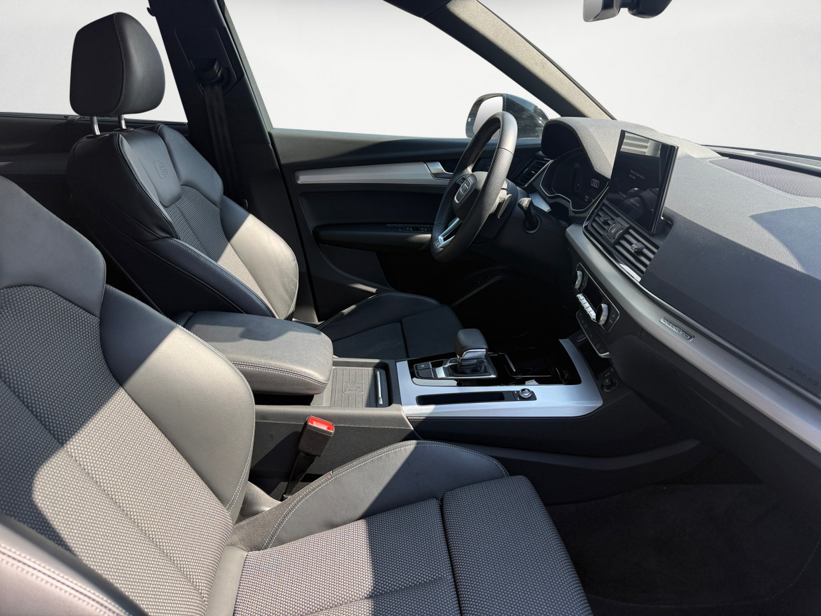 Audi - Q5 40 TDI quattro S tronic S line