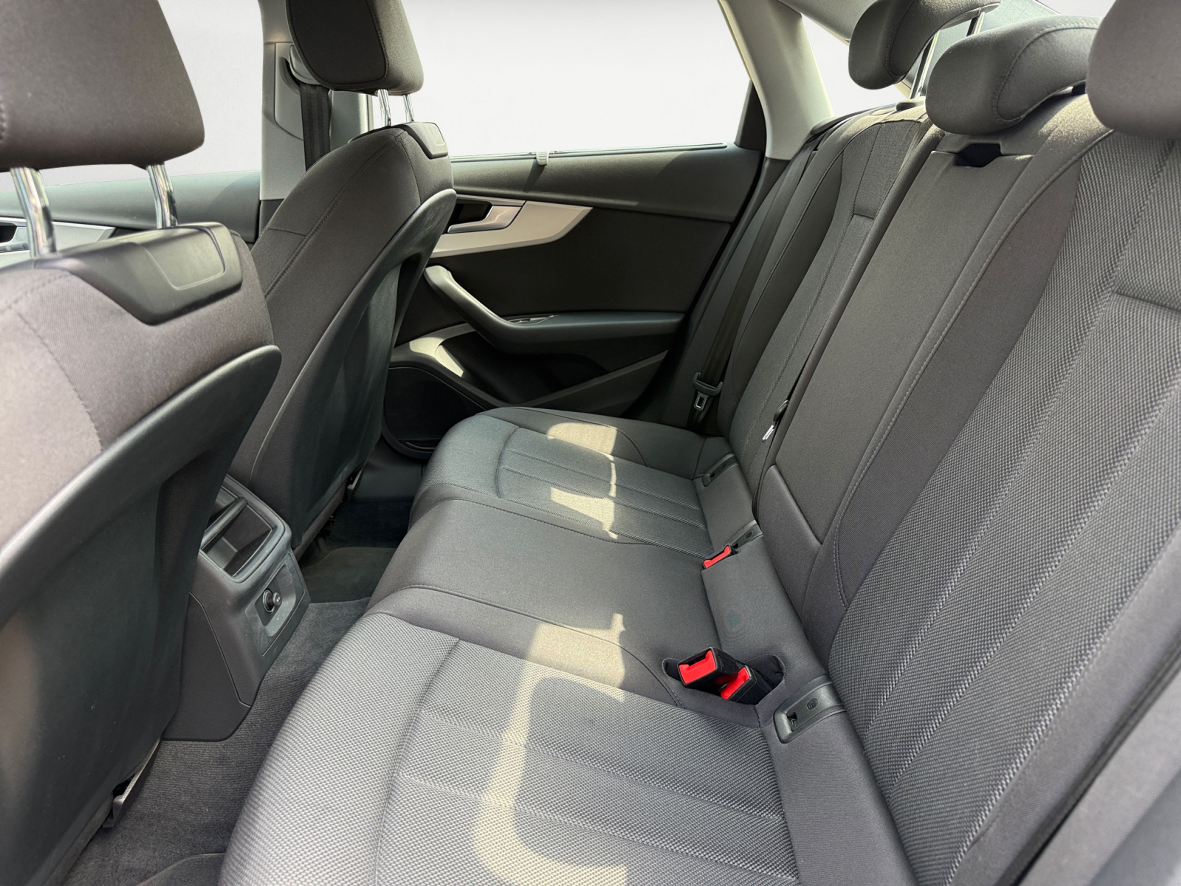 Audi - A4 35 TFSI S tronic advanced