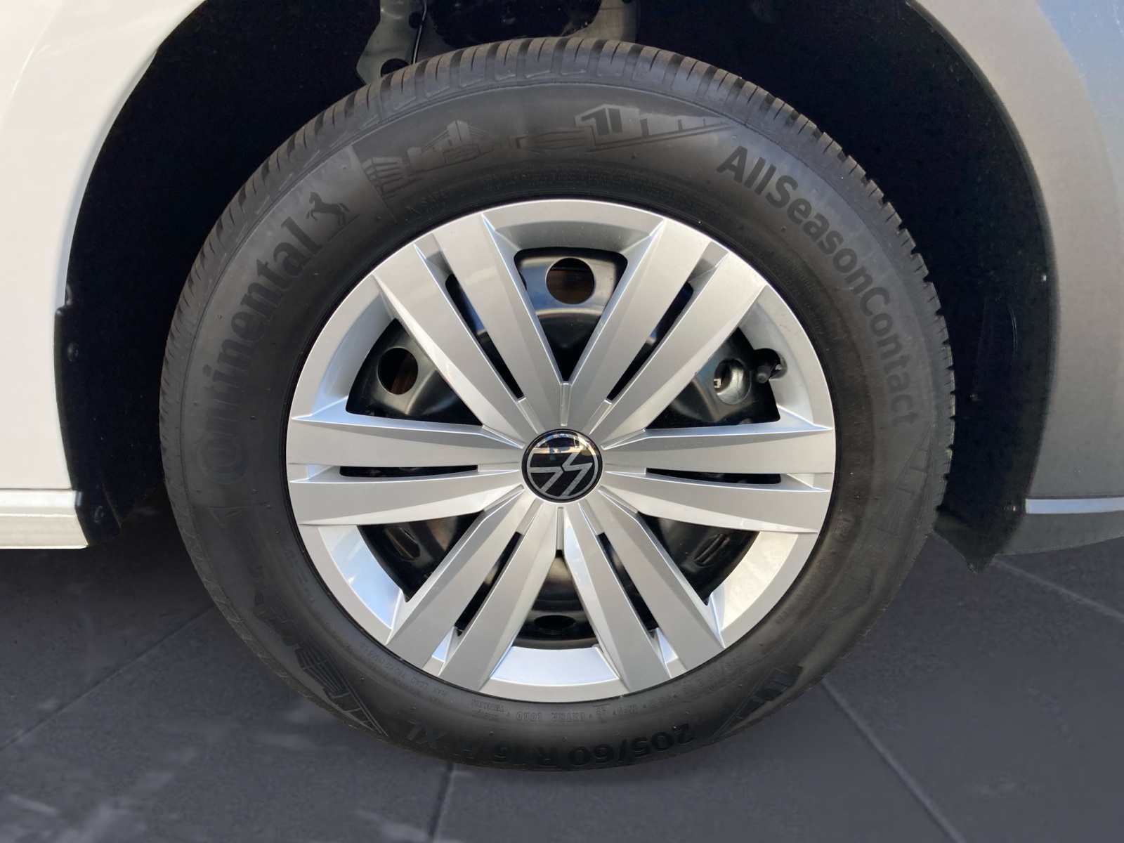 Volkswagen - Caddy Cargo Maxi 2,0 l  TDI EU6 SCR Frontantrieb 6-Gang Radst. 2970 mm