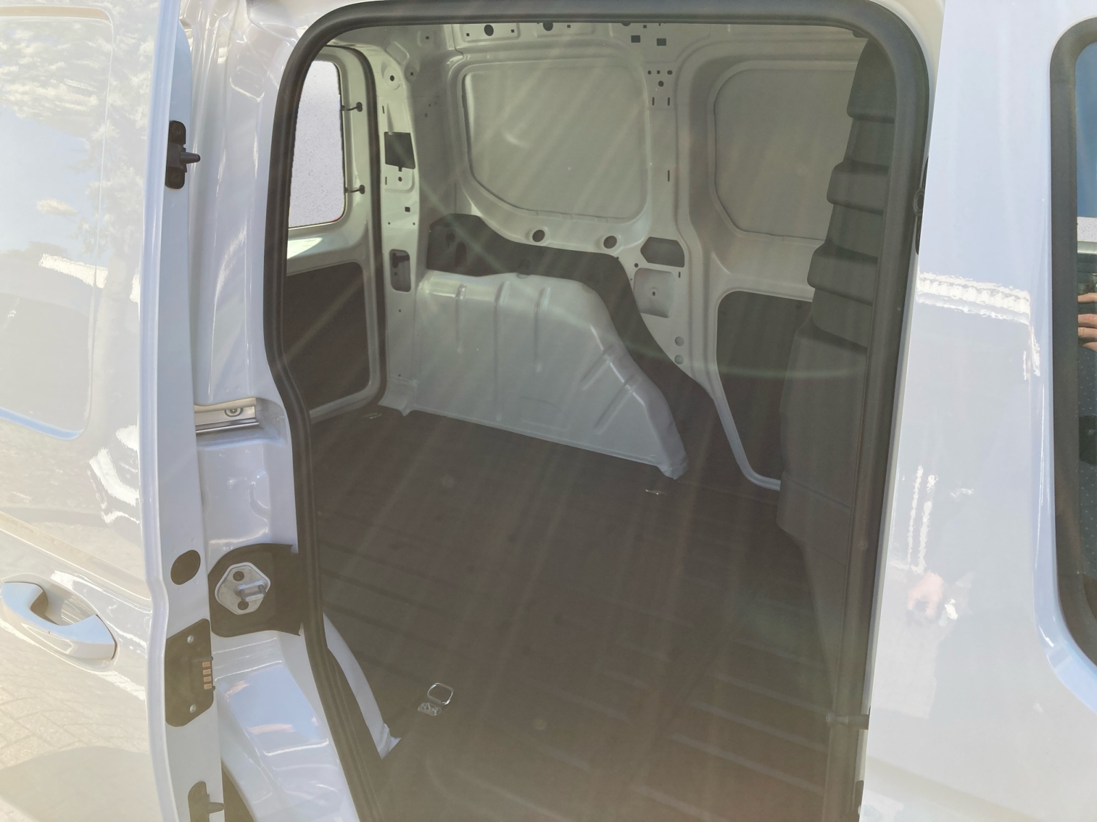 Volkswagen - Caddy Cargo 1,5 l  TSI EU6 Frontantrieb 6-Gang Radst. 2755 mm