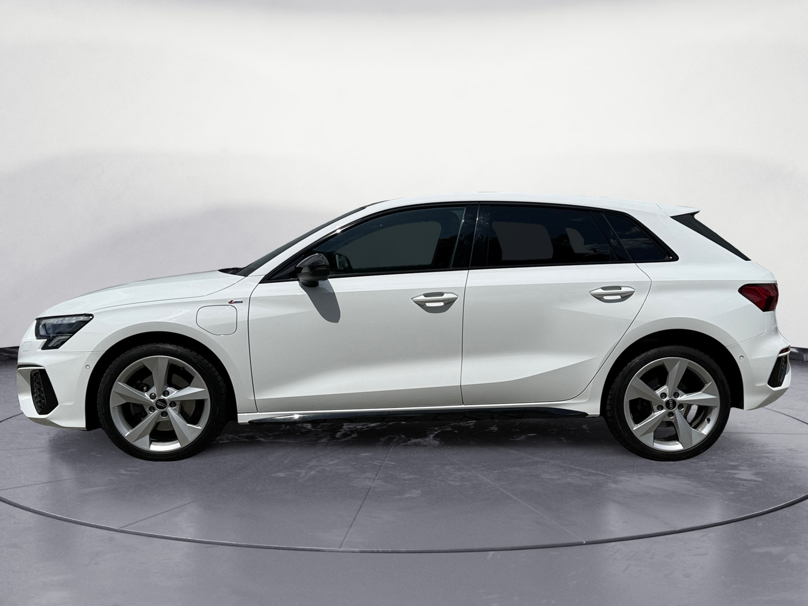 Audi - A3 40 TFSIe Sportback S tronic S line