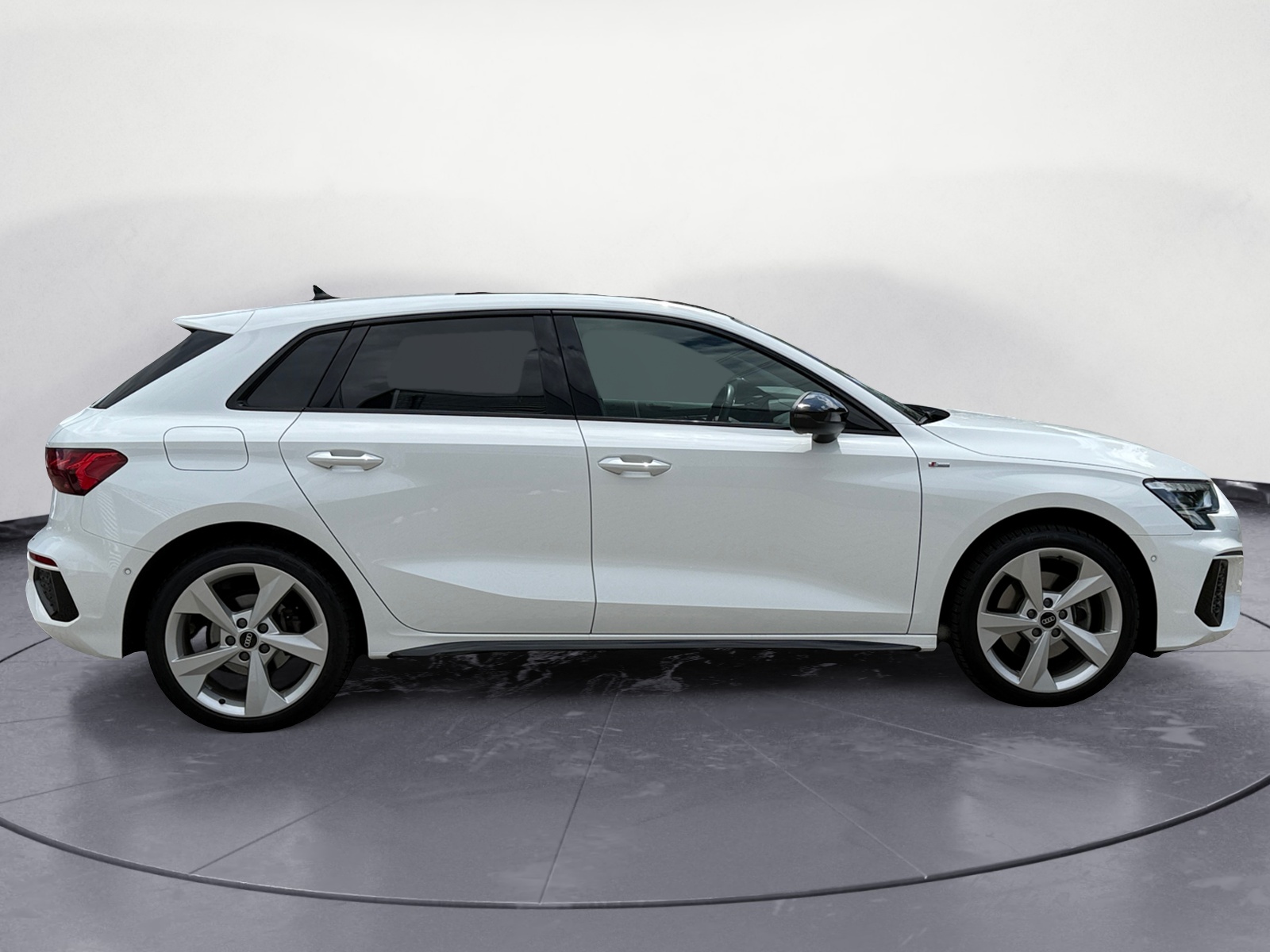 Audi - A3 40 TFSIe Sportback S tronic S line
