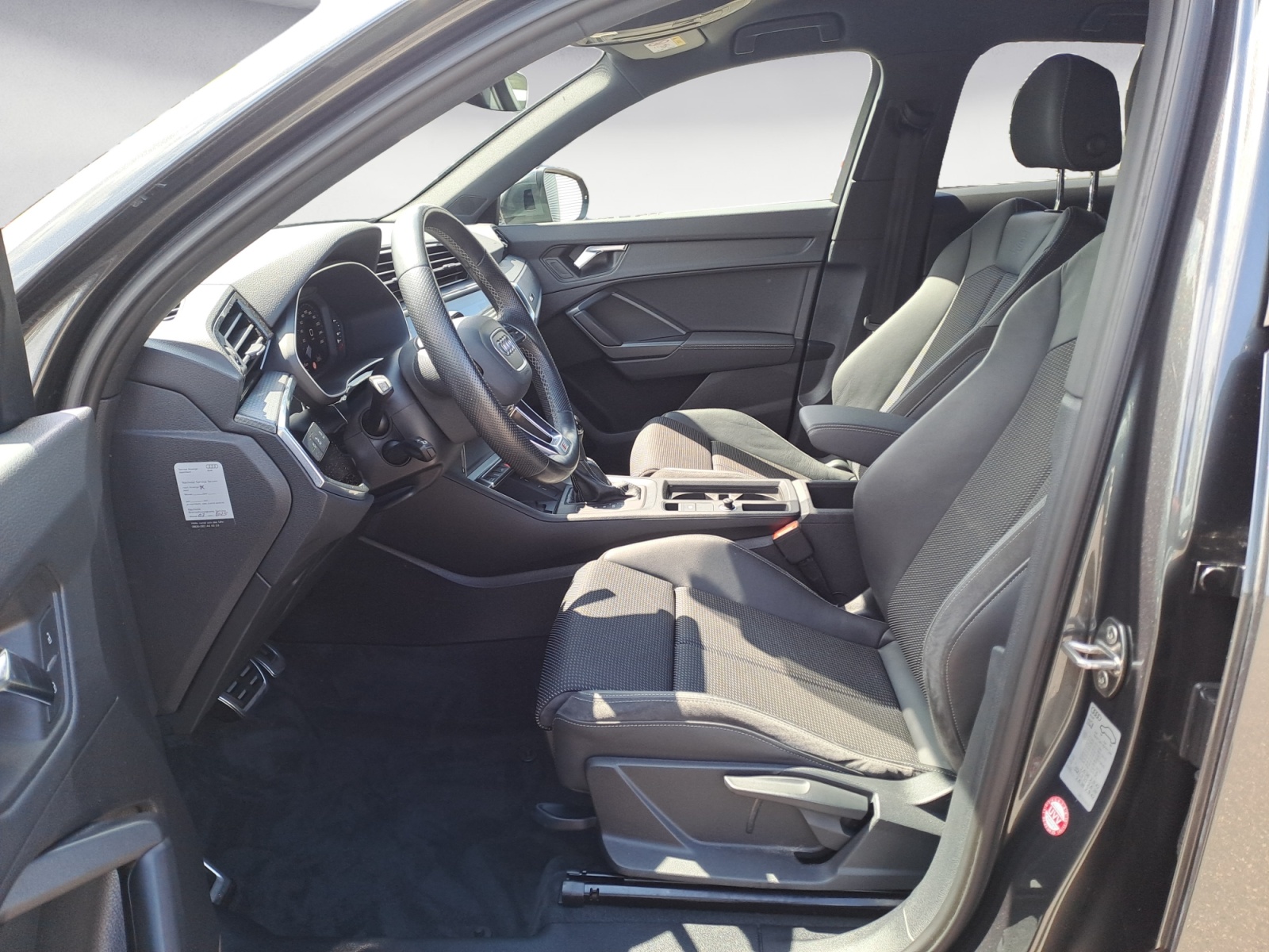 Audi - Q3 Sportback 45 TFSIe S tronic S line