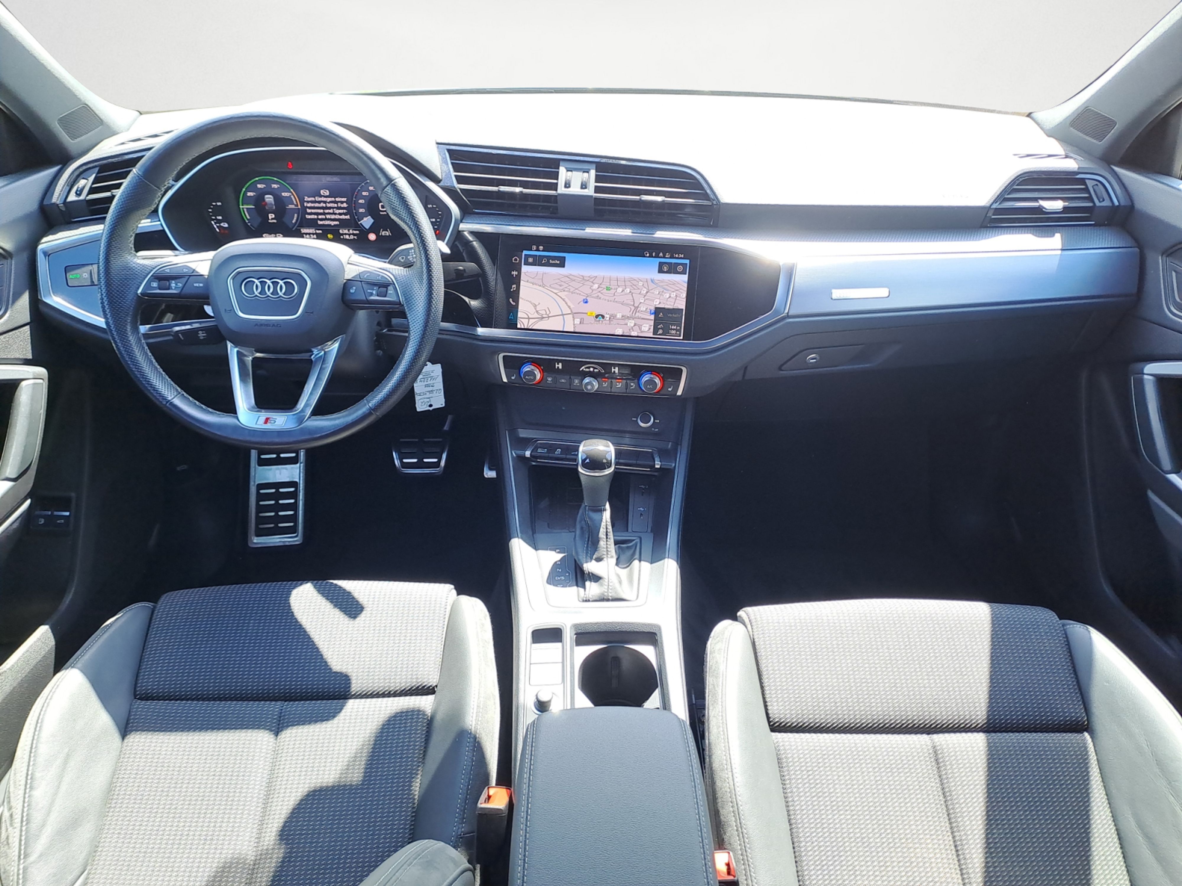 Audi - Q3 Sportback 45 TFSIe S tronic S line