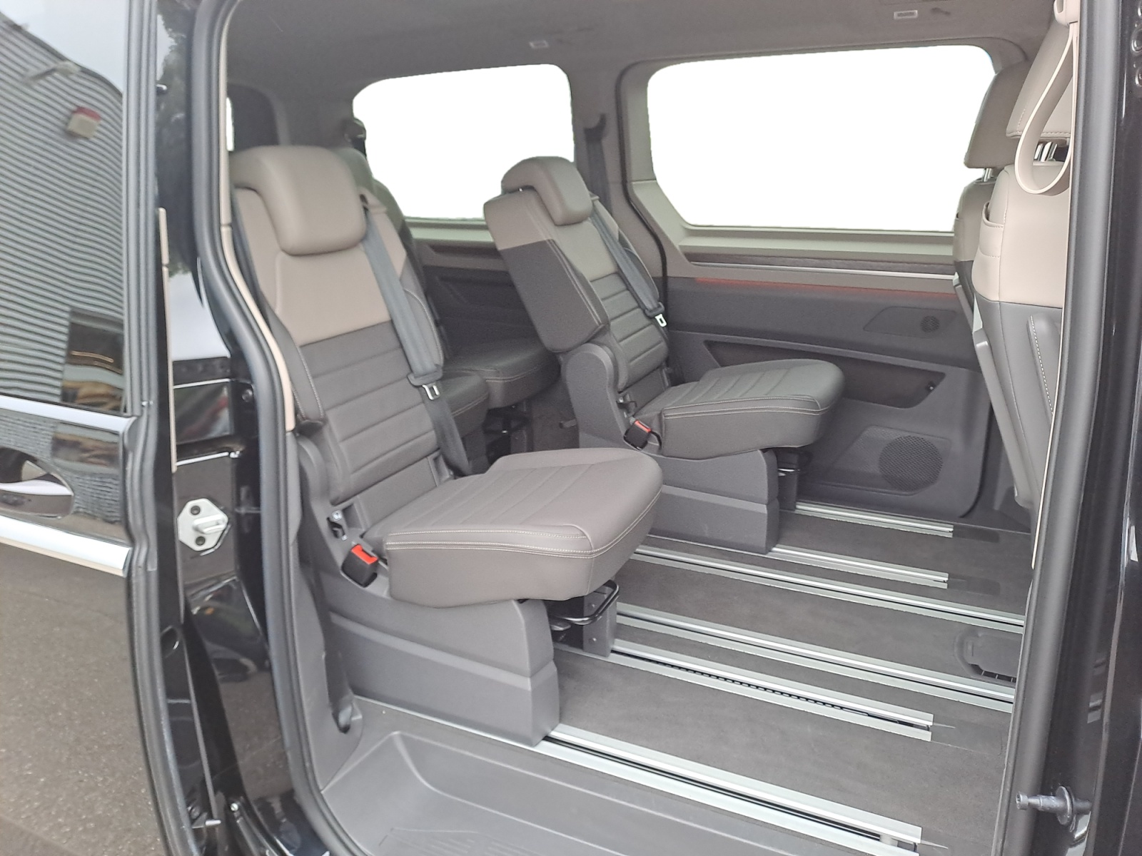 Volkswagen - T7 Multivan Lang eHybrid Style