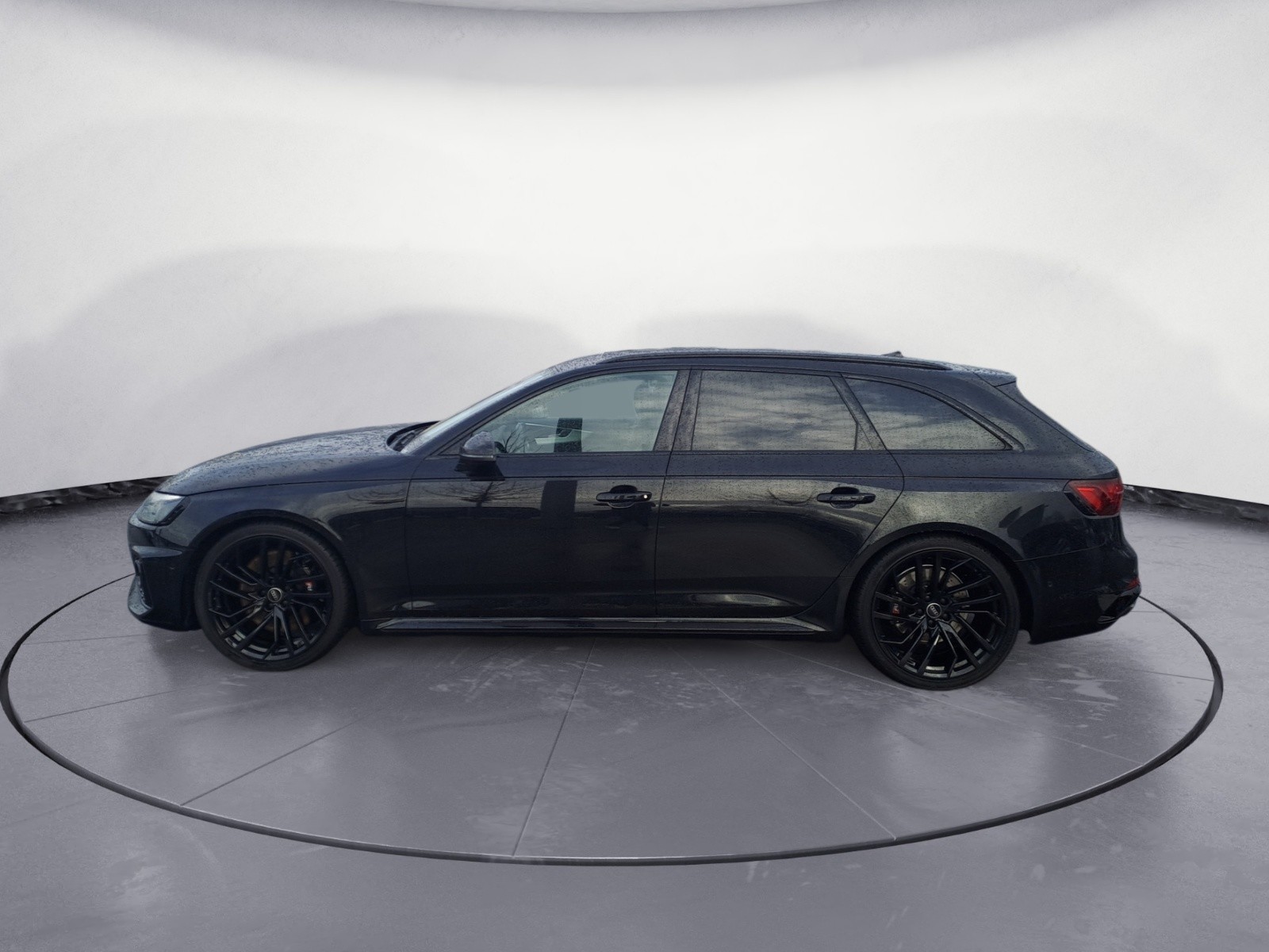 Audi - RS 4 Avant