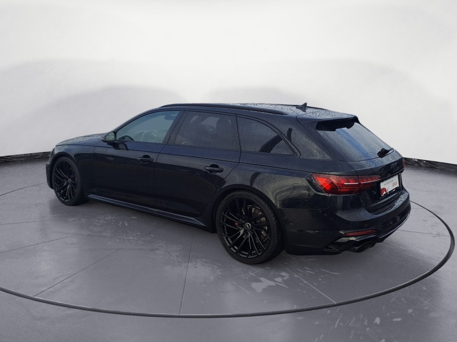 Audi - RS 4 Avant