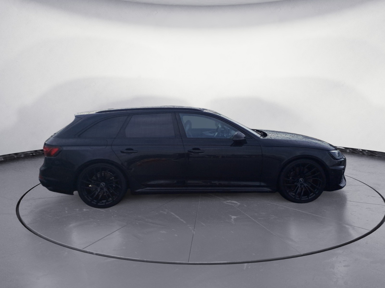 Audi - RS 4 Avant