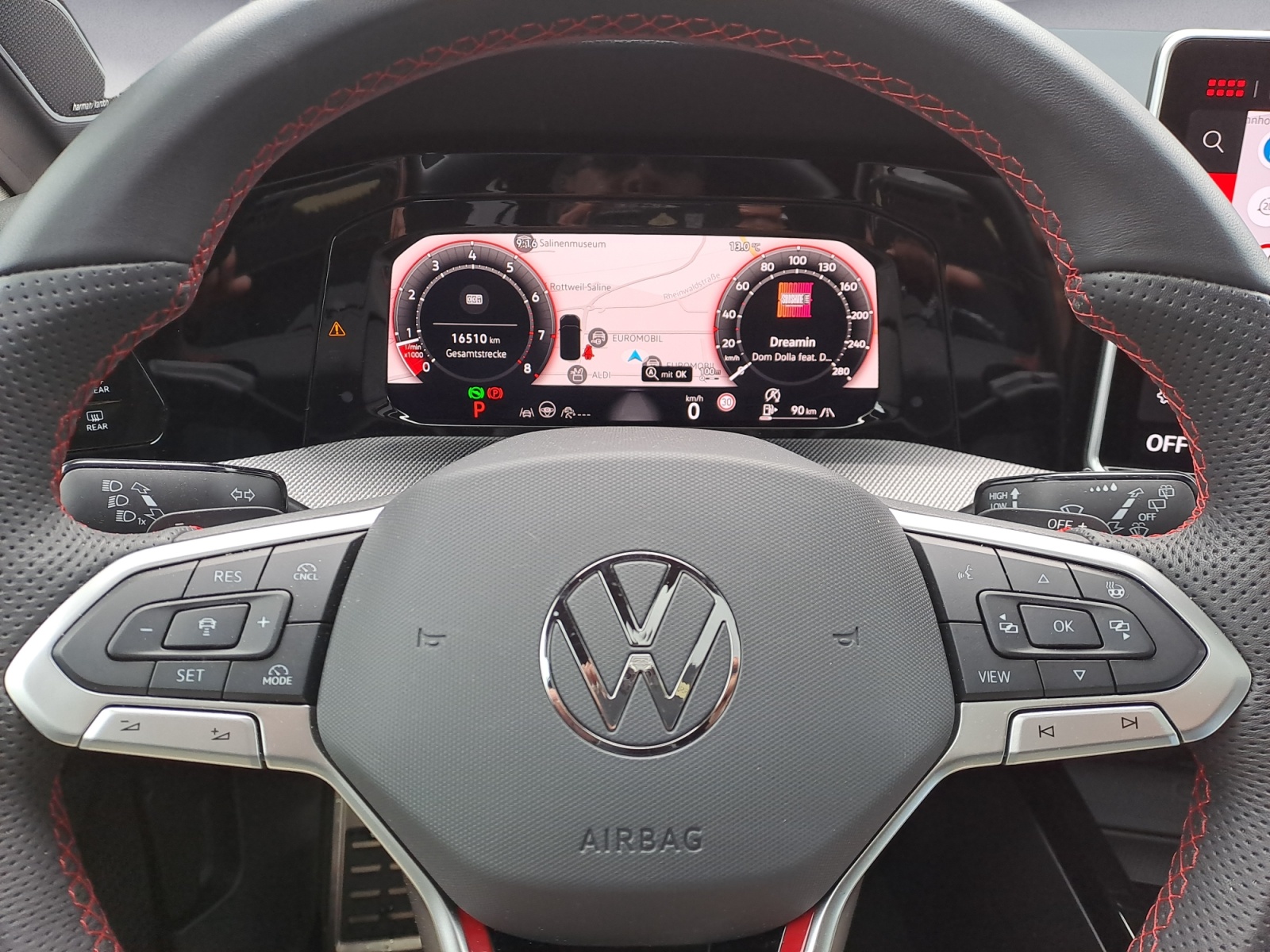 Volkswagen - Golf GTI