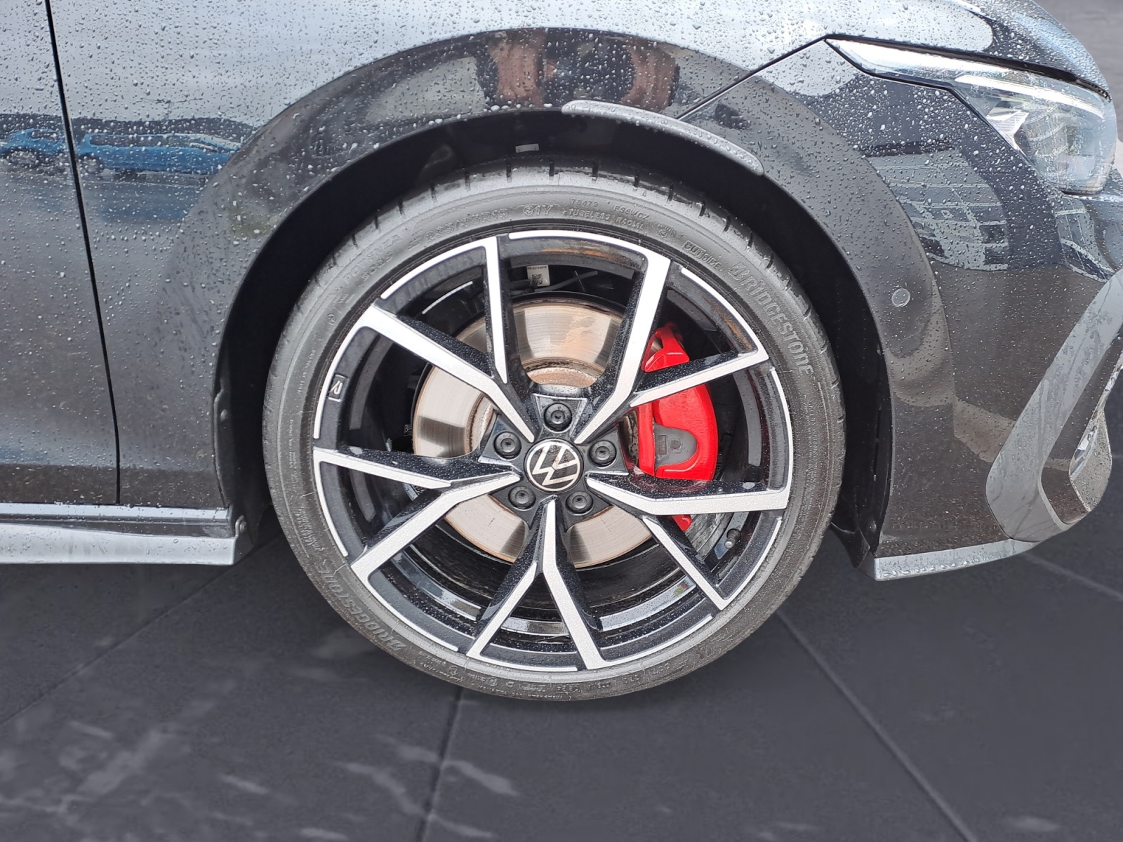 Volkswagen - Golf GTI