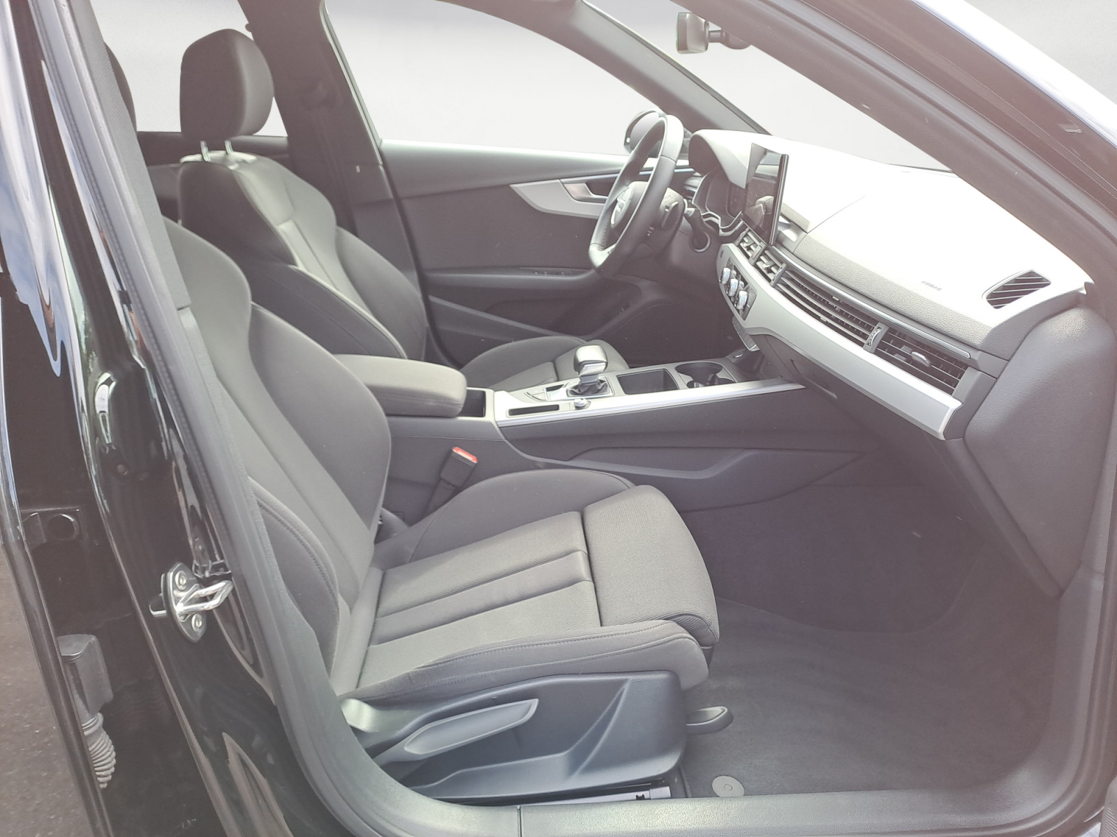 Audi - A4 Avant 35 TDI S tronic S line