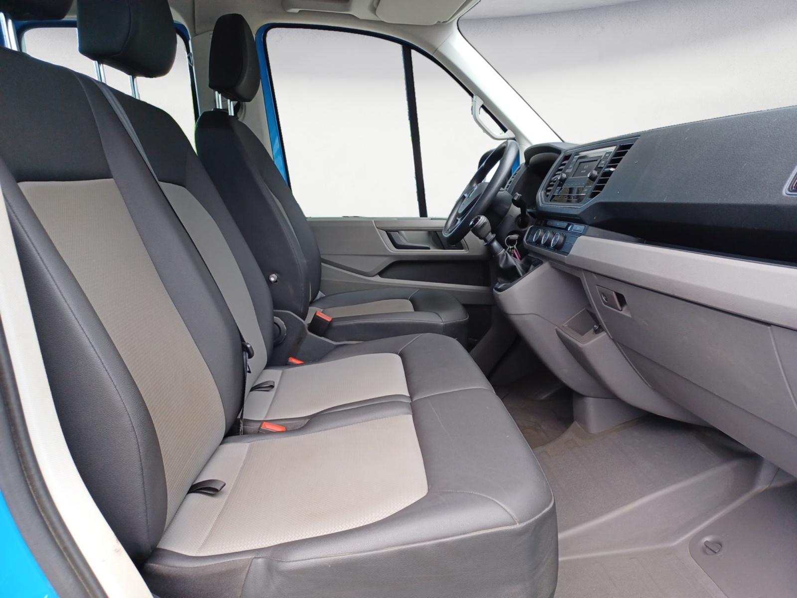 Volkswagen - Crafter 35 DoKa MR 2.0 TDI