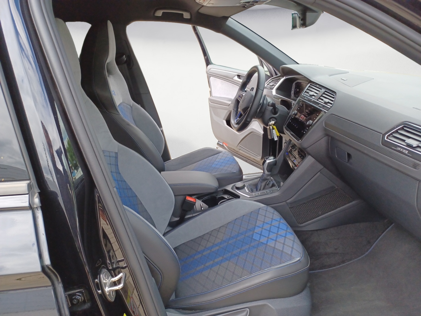 Volkswagen - Tiguan R 2.0 TSI 4Motion DSG