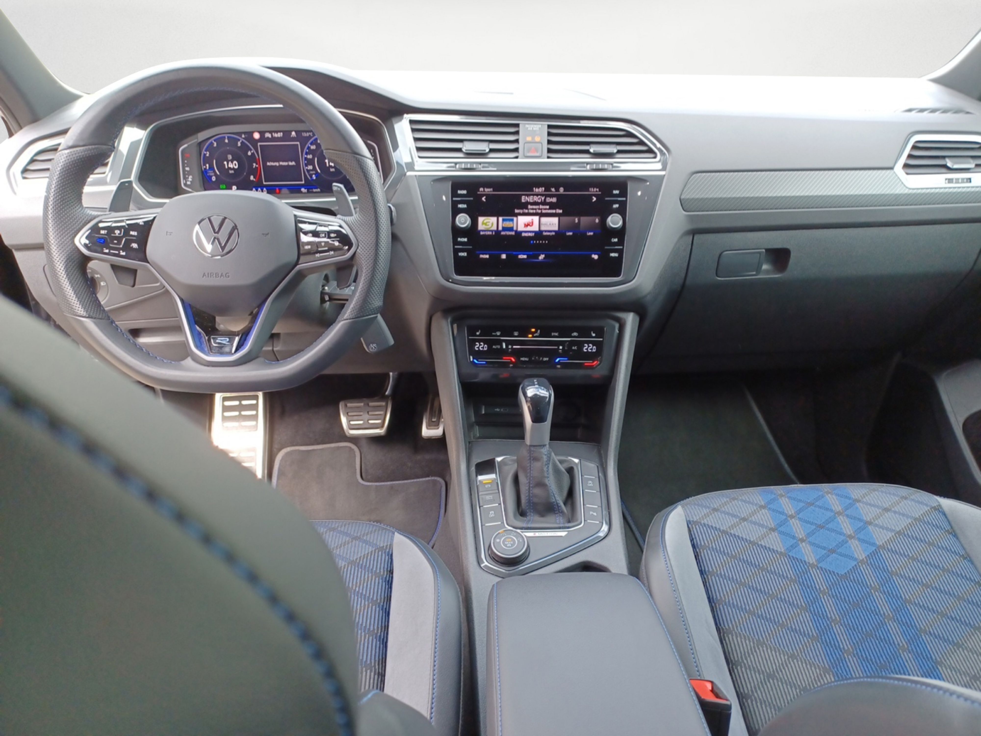 Volkswagen - Tiguan R 2.0 TSI 4Motion DSG