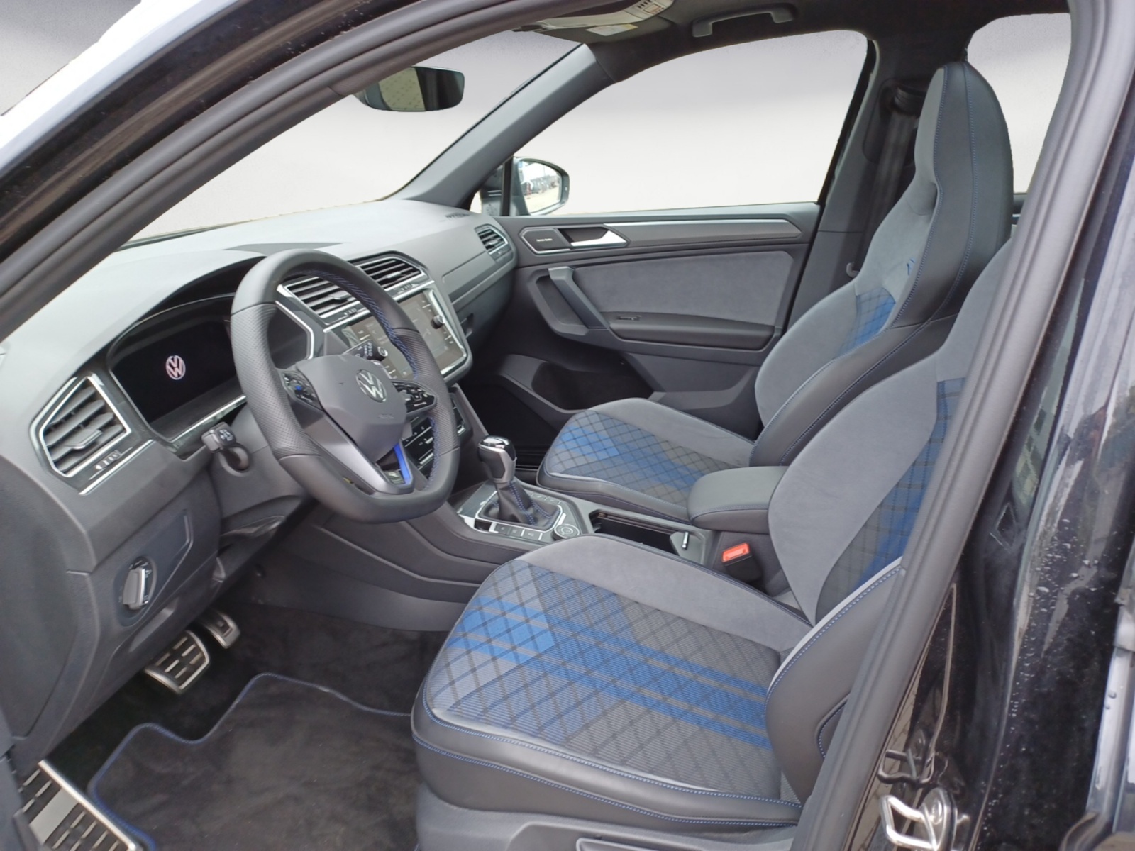 Volkswagen - Tiguan R 2.0 TSI 4Motion DSG