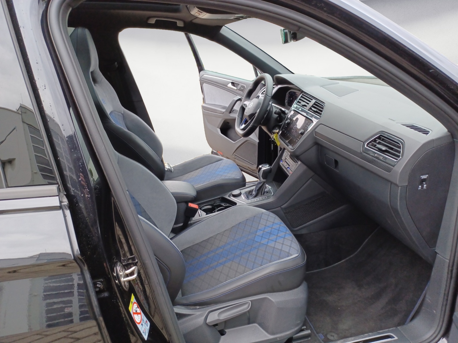 Volkswagen - Tiguan R 2.0 TSI 4Motion DSG
