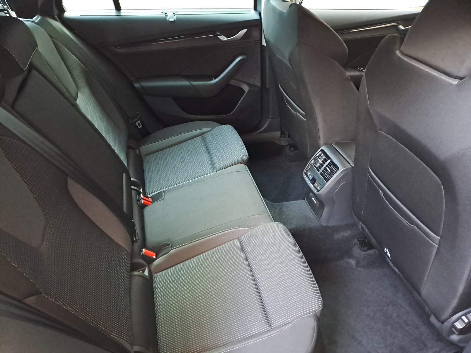 Skoda - Octavia Combi 2.0 TDI Selection DSG