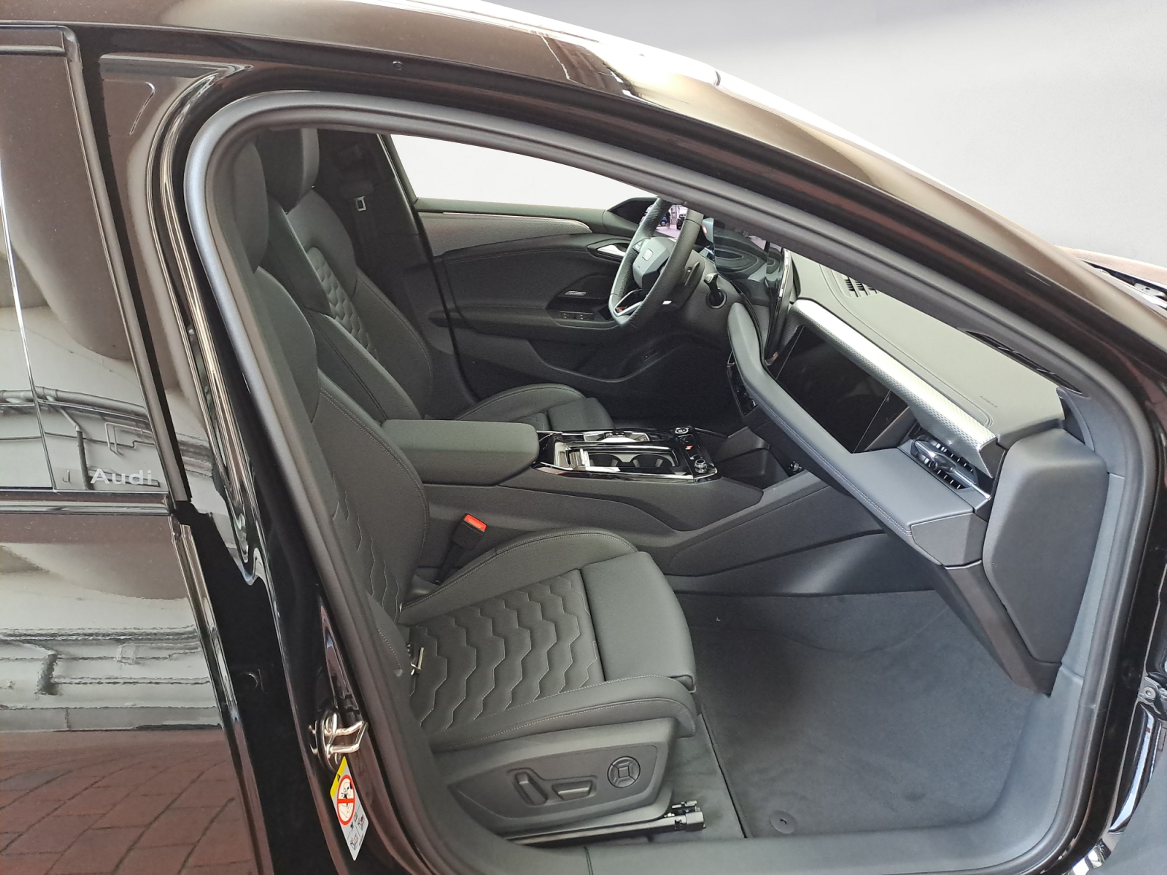 Audi - A6 Avant e-tron performance