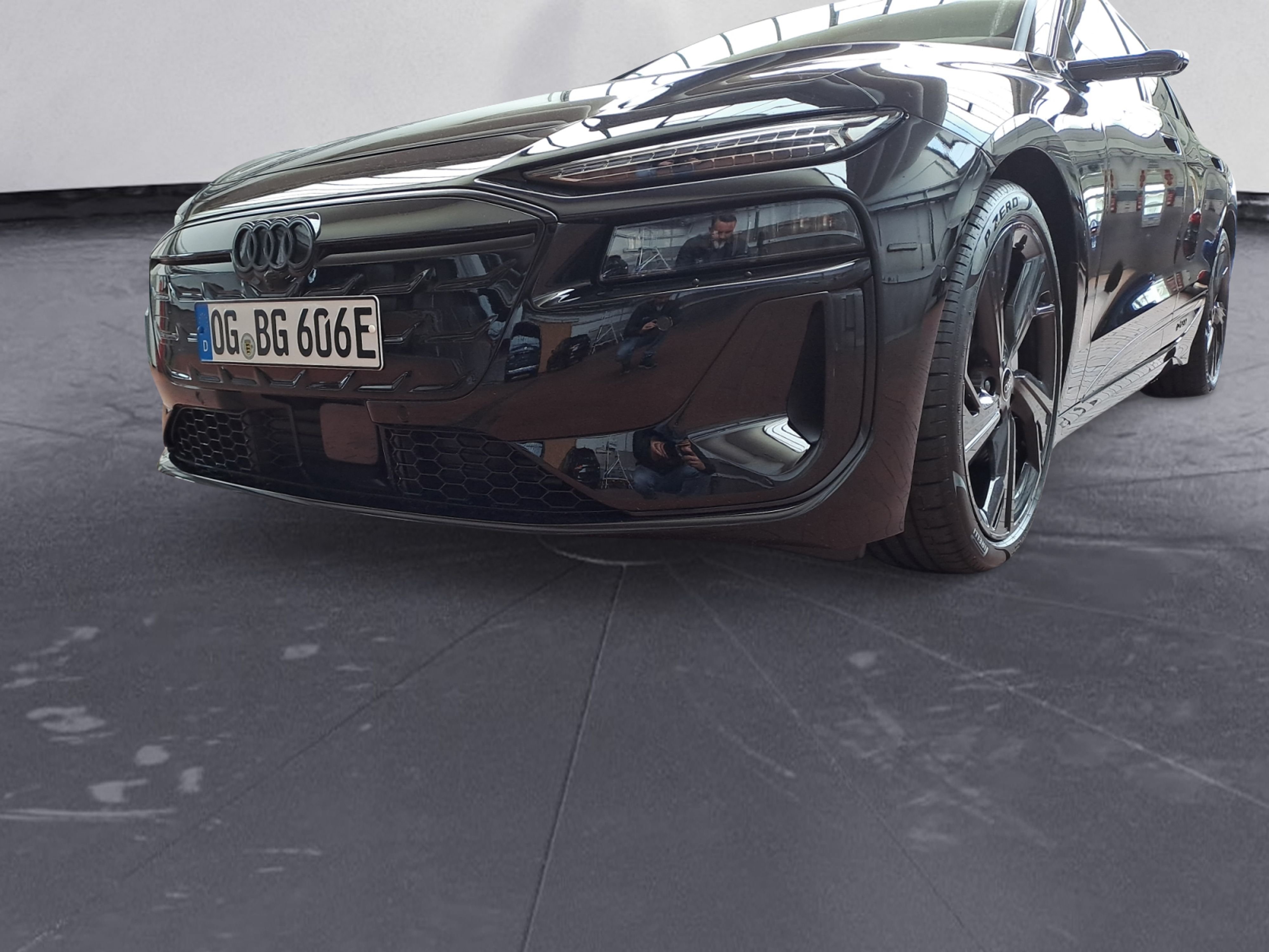 Audi - A6 Avant e-tron performance