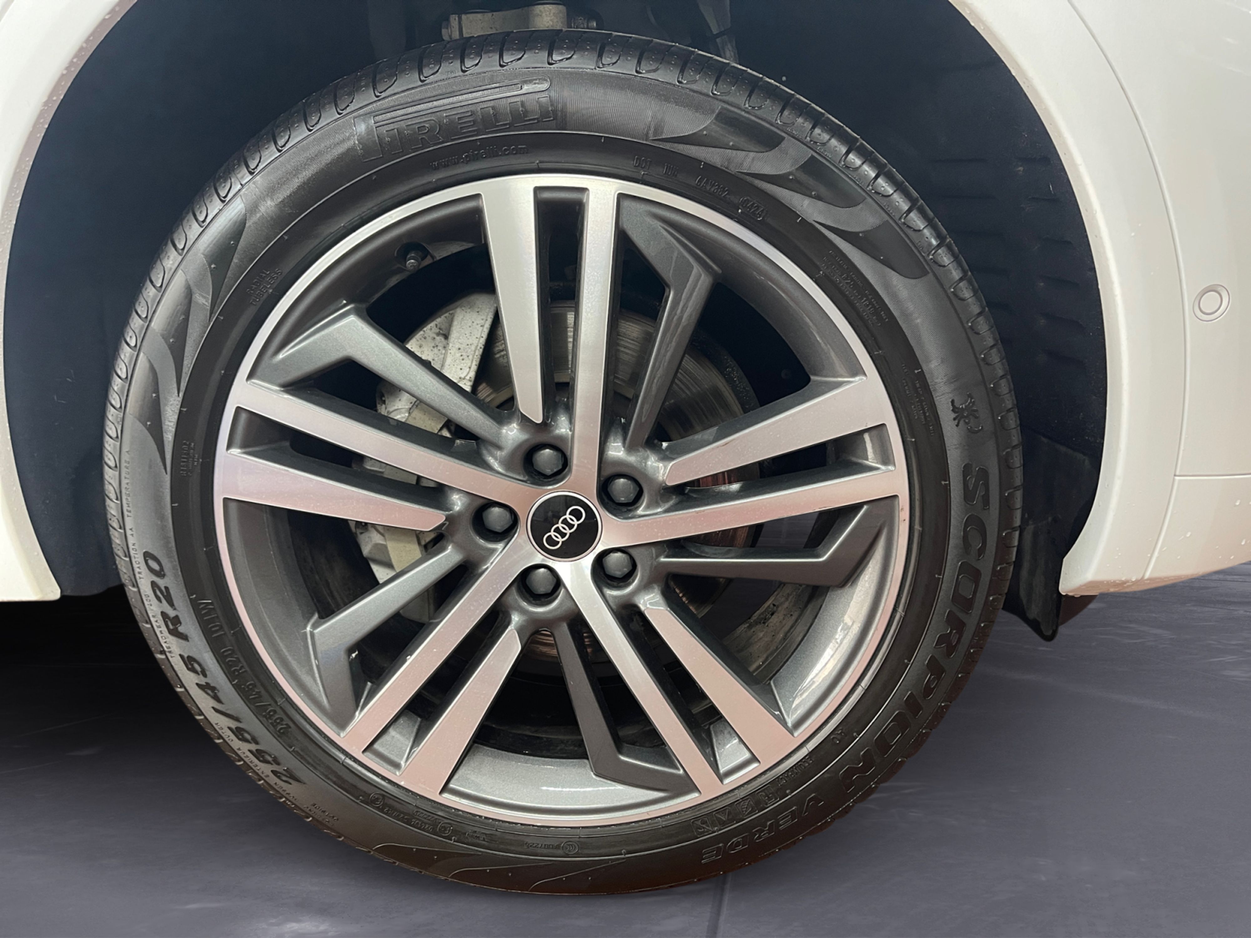 Audi - Q5 40 TDI quattro S tronic S line