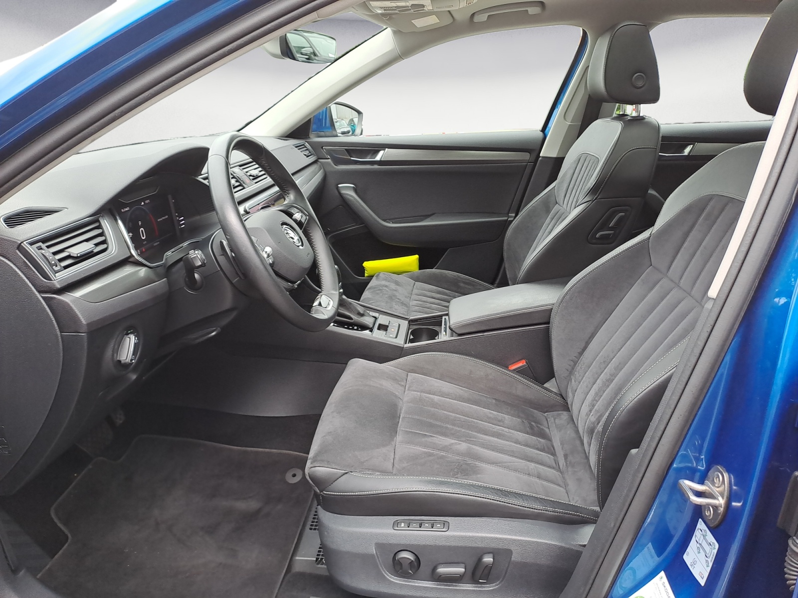 Skoda - Superb Combi 1.4 TSI iV Style DSG