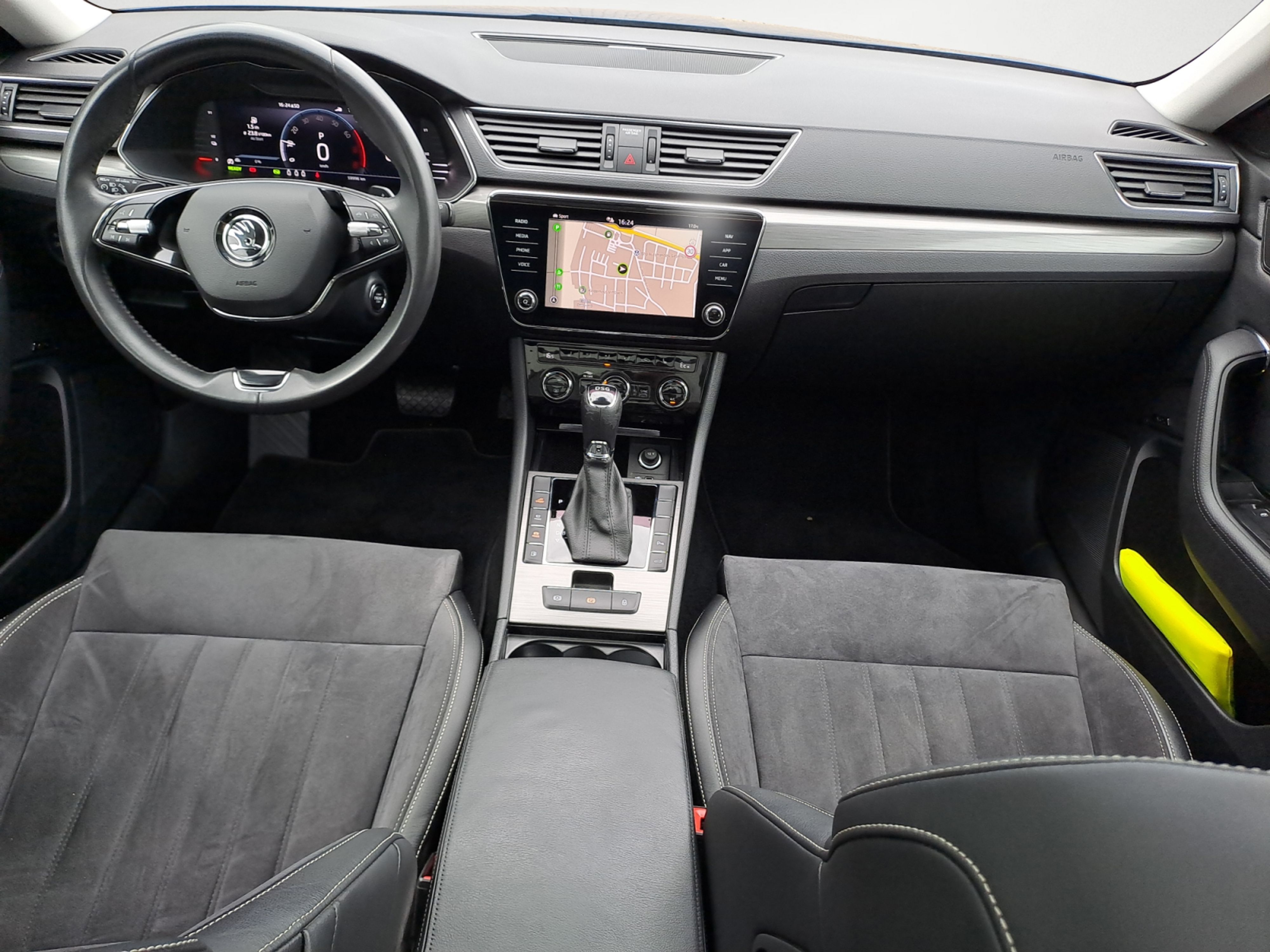 Skoda - Superb Combi 1.4 TSI iV Style DSG