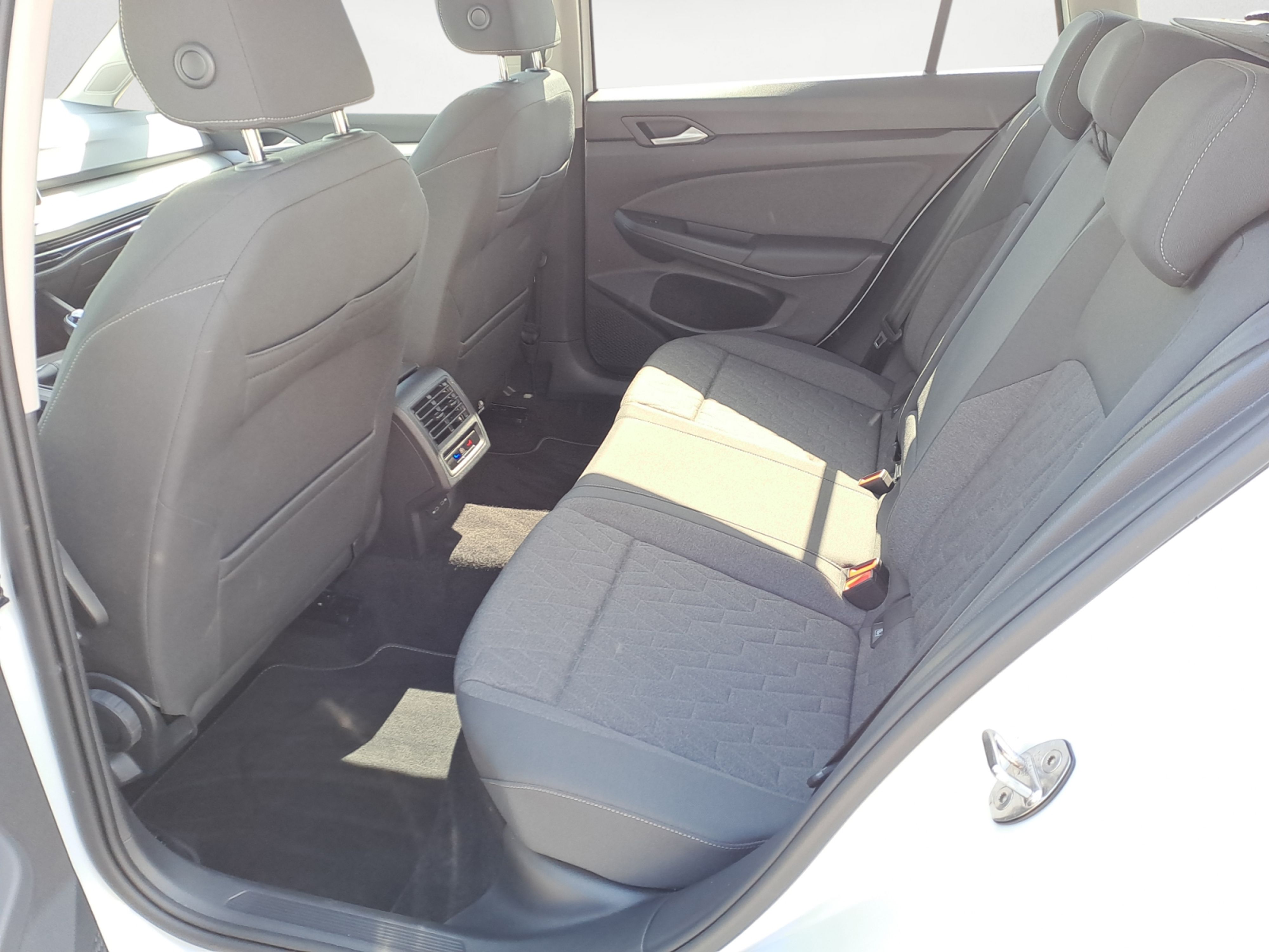Volkswagen - Golf Variant