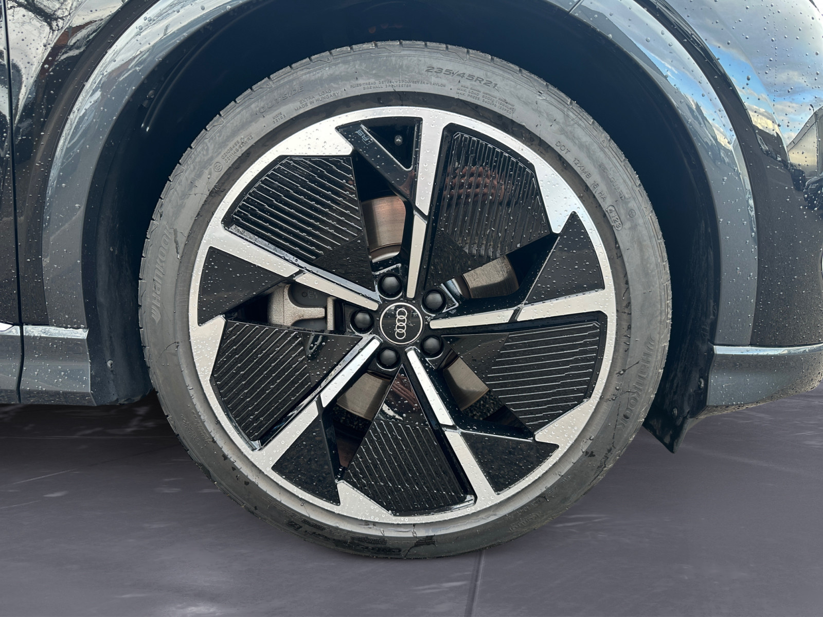Audi - Q4 40 e-tron