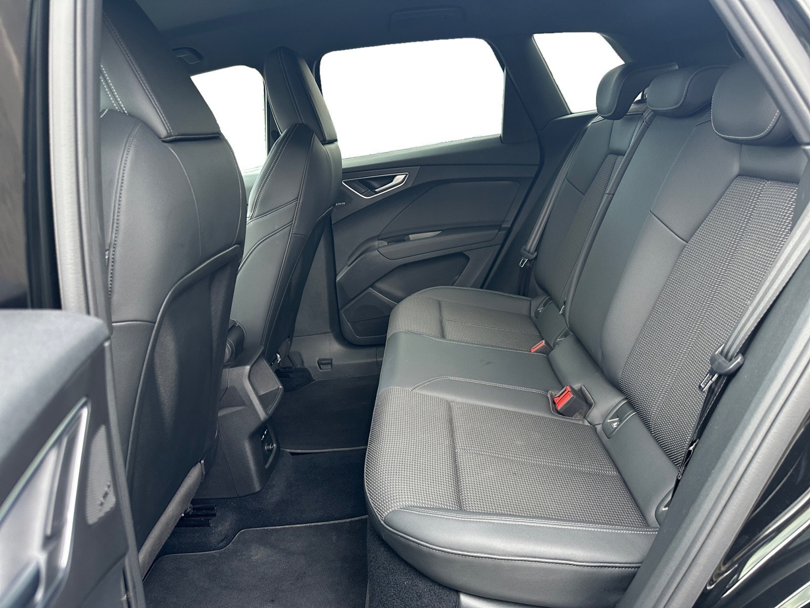 Audi - Q4 40 e-tron
